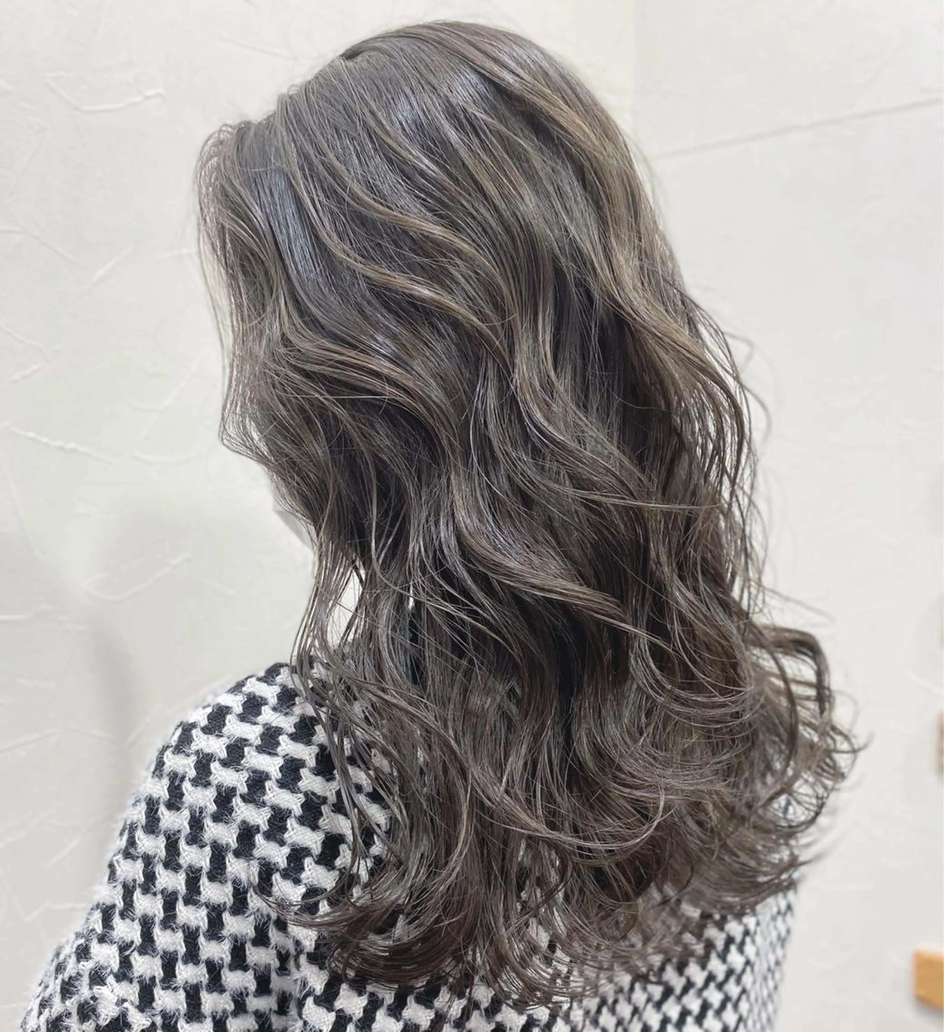 ロング カラー ブリーチ ケアブリーチ ハイライトカラー ハイトーンカラー インナーカラー ヘアカラー トリートメント ladix hair design所属・【透明感.艶髪】 中原史雄のヘアスタイル