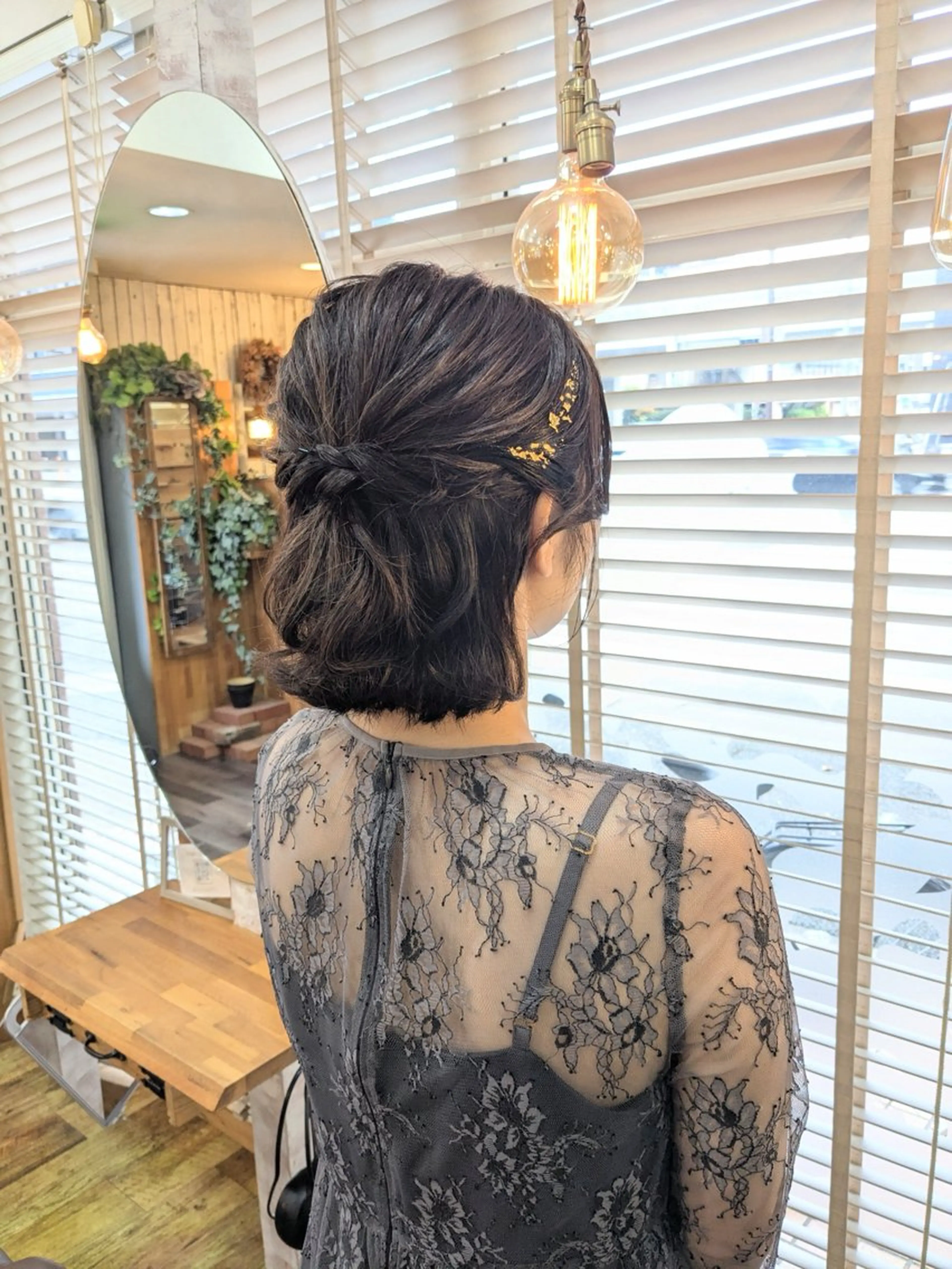 ショート ヘアアレンジ ハーフアップ ボブ 外ハネヘア ヘアセット bright所属・miku ヘアセット/着付けのヘアスタイル