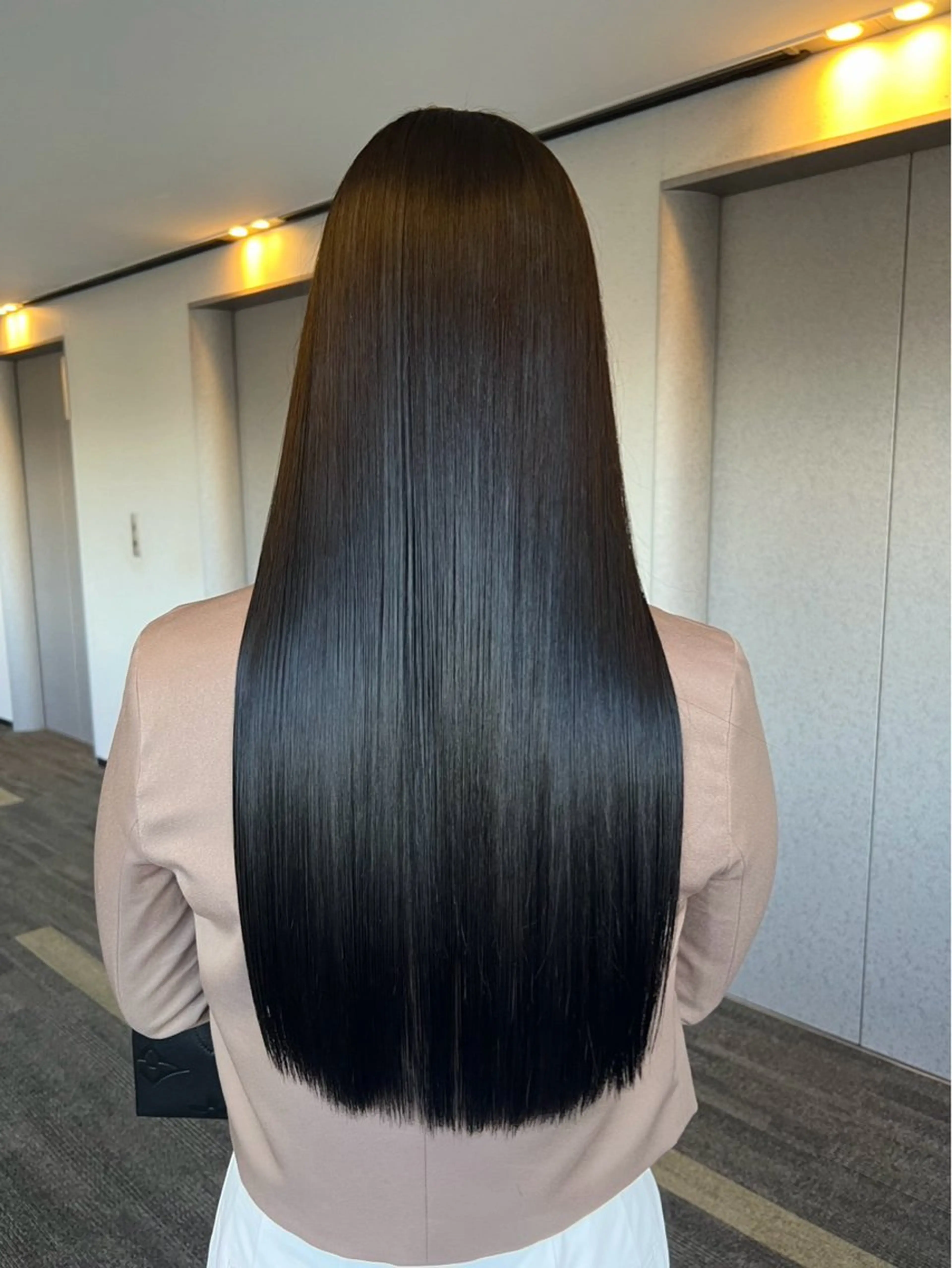 ロング ﾐﾚｲ/ﾐﾙｸﾃｨｰ ｶﾗｰ/梅田美容室のヘアスタイル