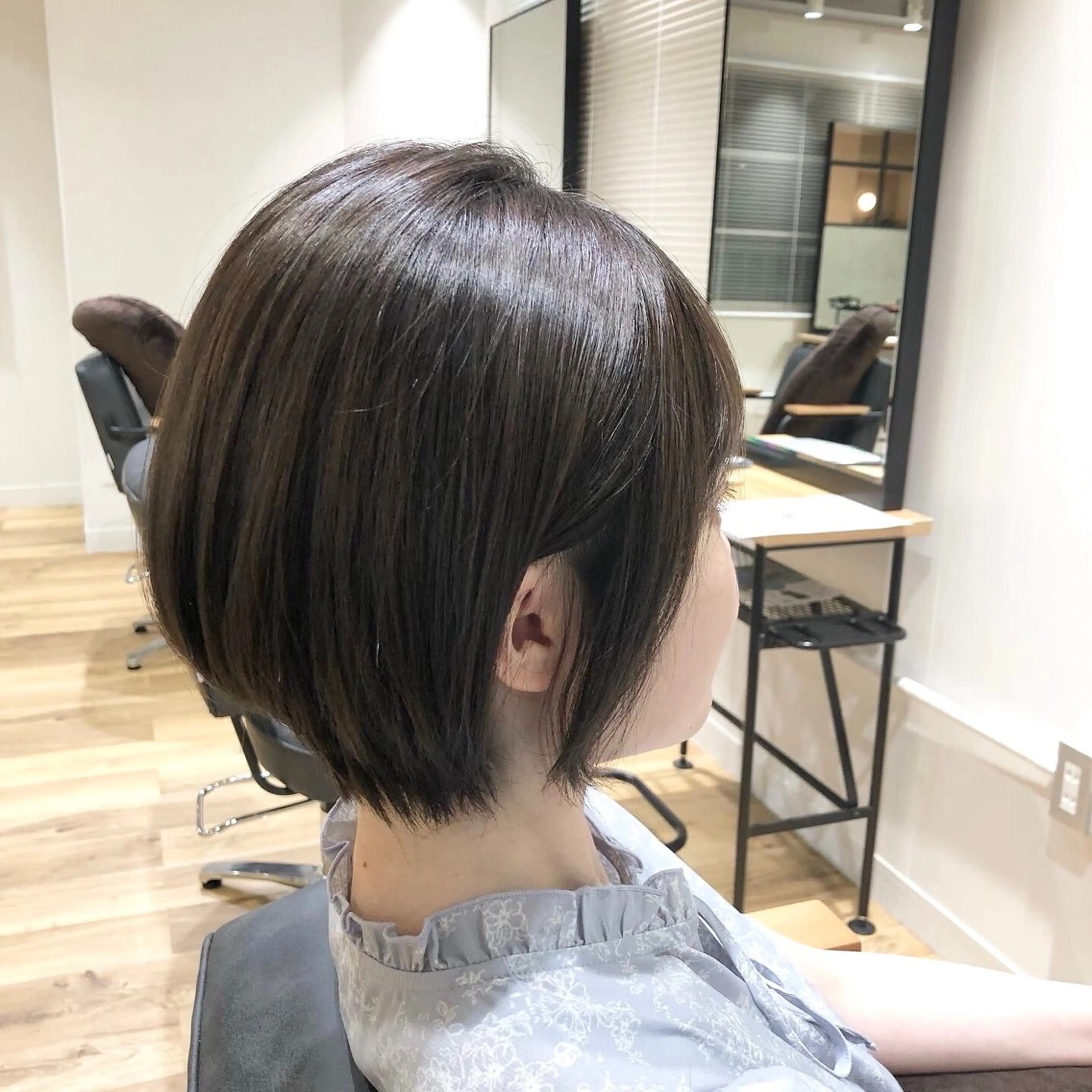 ショート アッシュ ショートヘア まつい みるのヘアスタイル