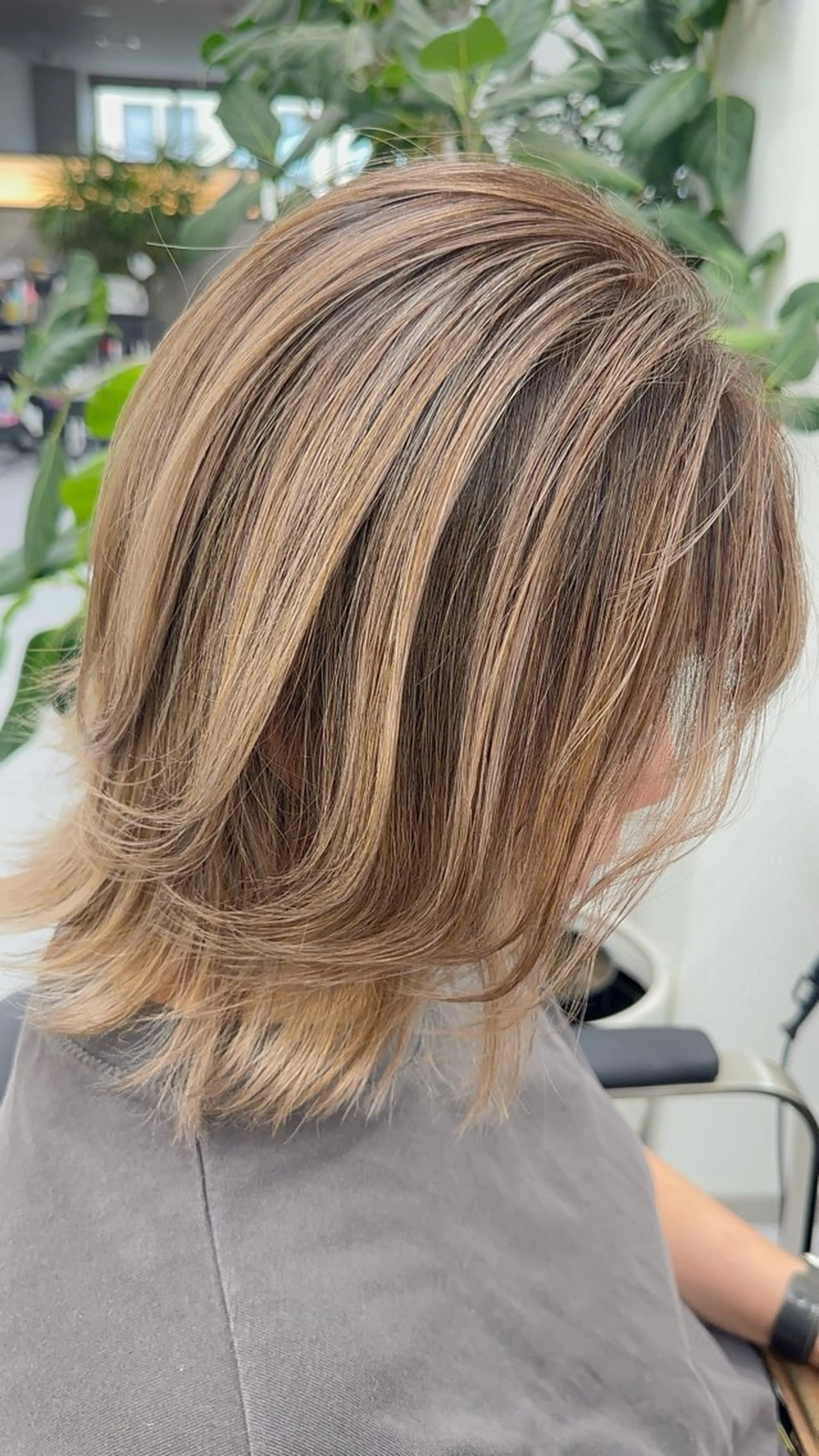 ミディアム カラー ヘアアレンジ ヘアカラー トリートメント 久米 治仁のヘアスタイル