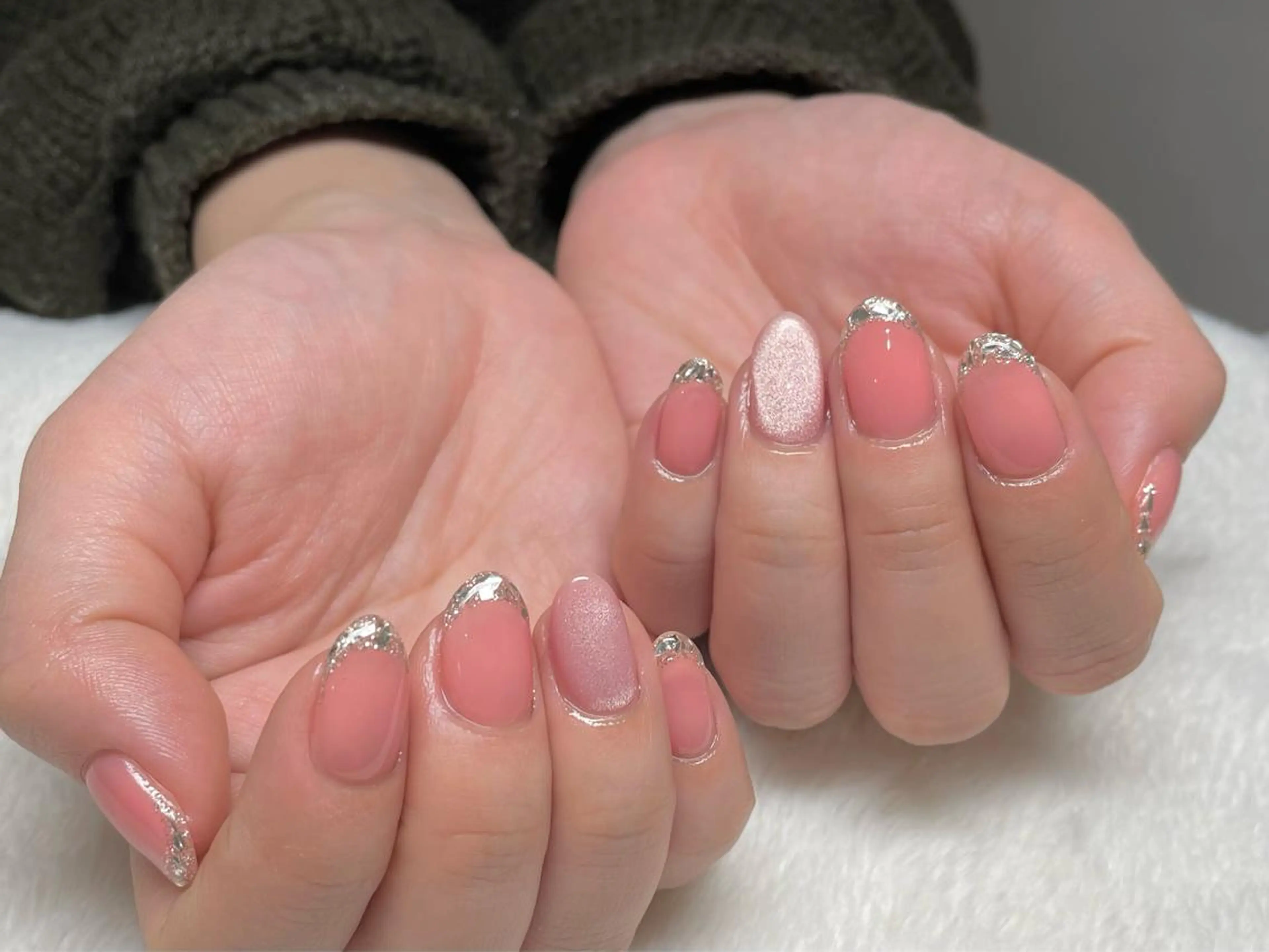 ネイル フレンチネイル ガラスフレンチ マグネットネイル riri nail所属・riri-nail Rie Endoのネイルデザイン