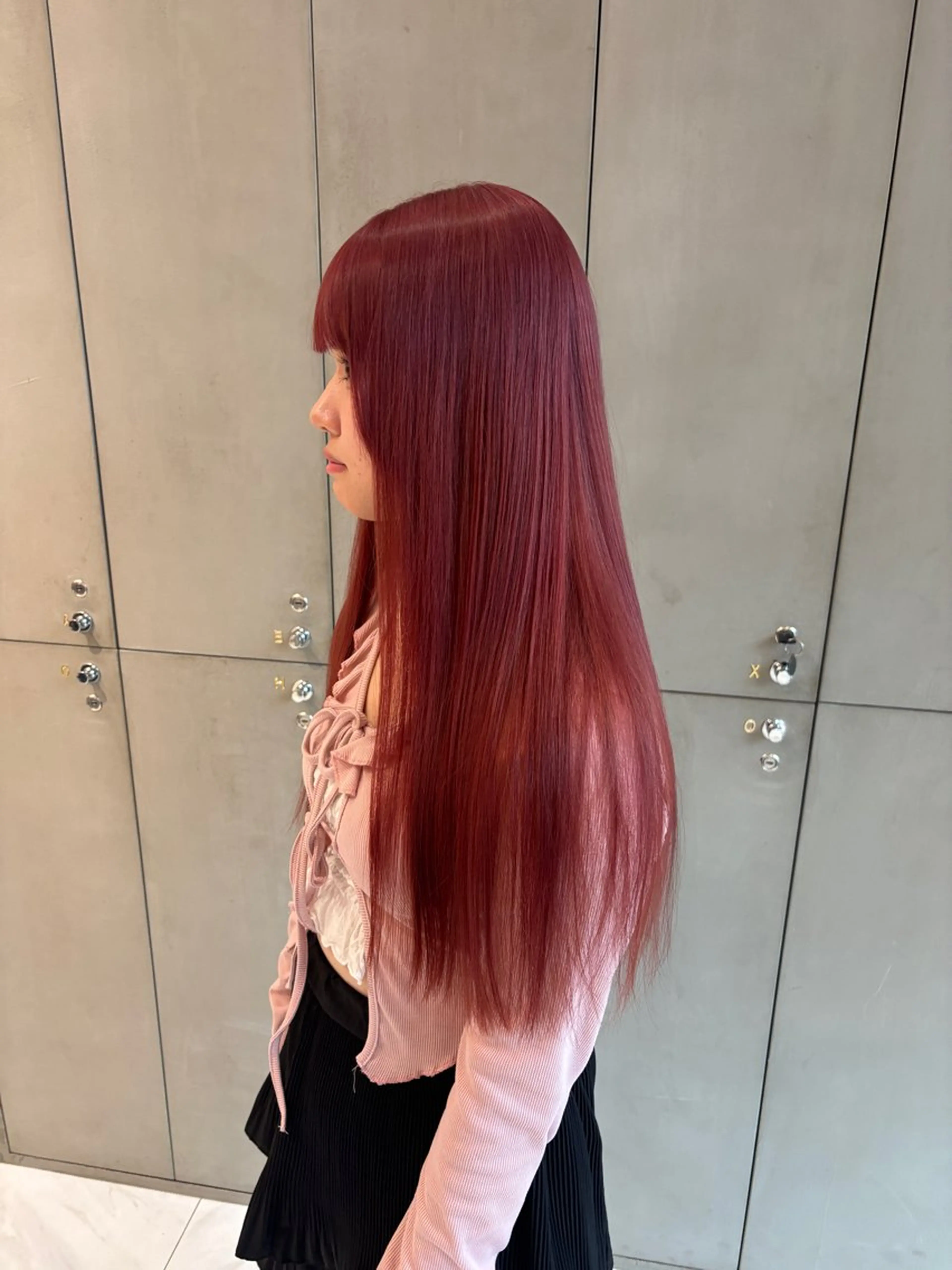 ロング カット ヘアカラー ️🩵RINKA/ ハイトーンカラー🩵のヘアスタイル