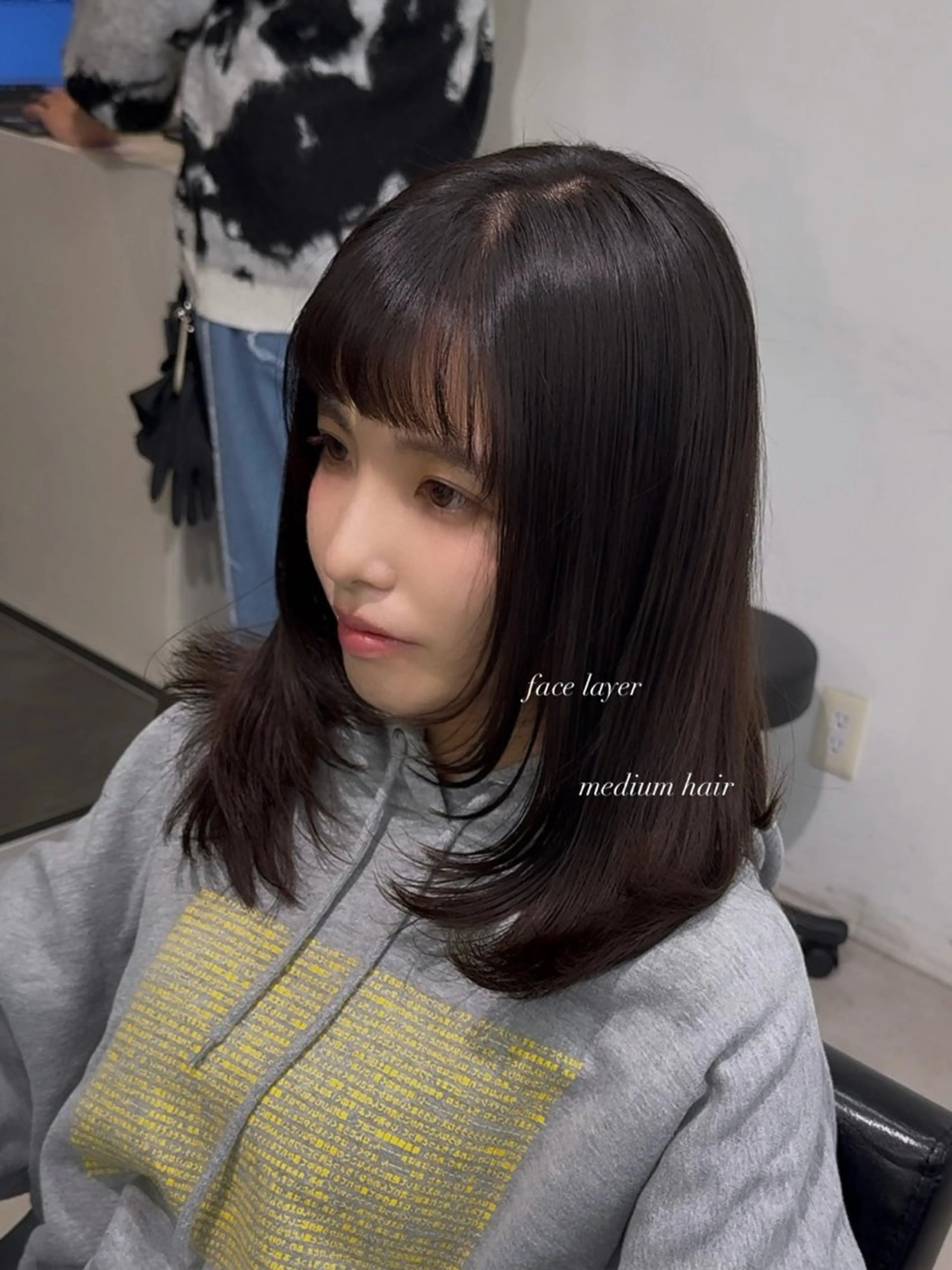 ミディアム 顔まわりレイヤー レイヤーカット Miku❇️ フェイスレイヤーのヘアスタイル