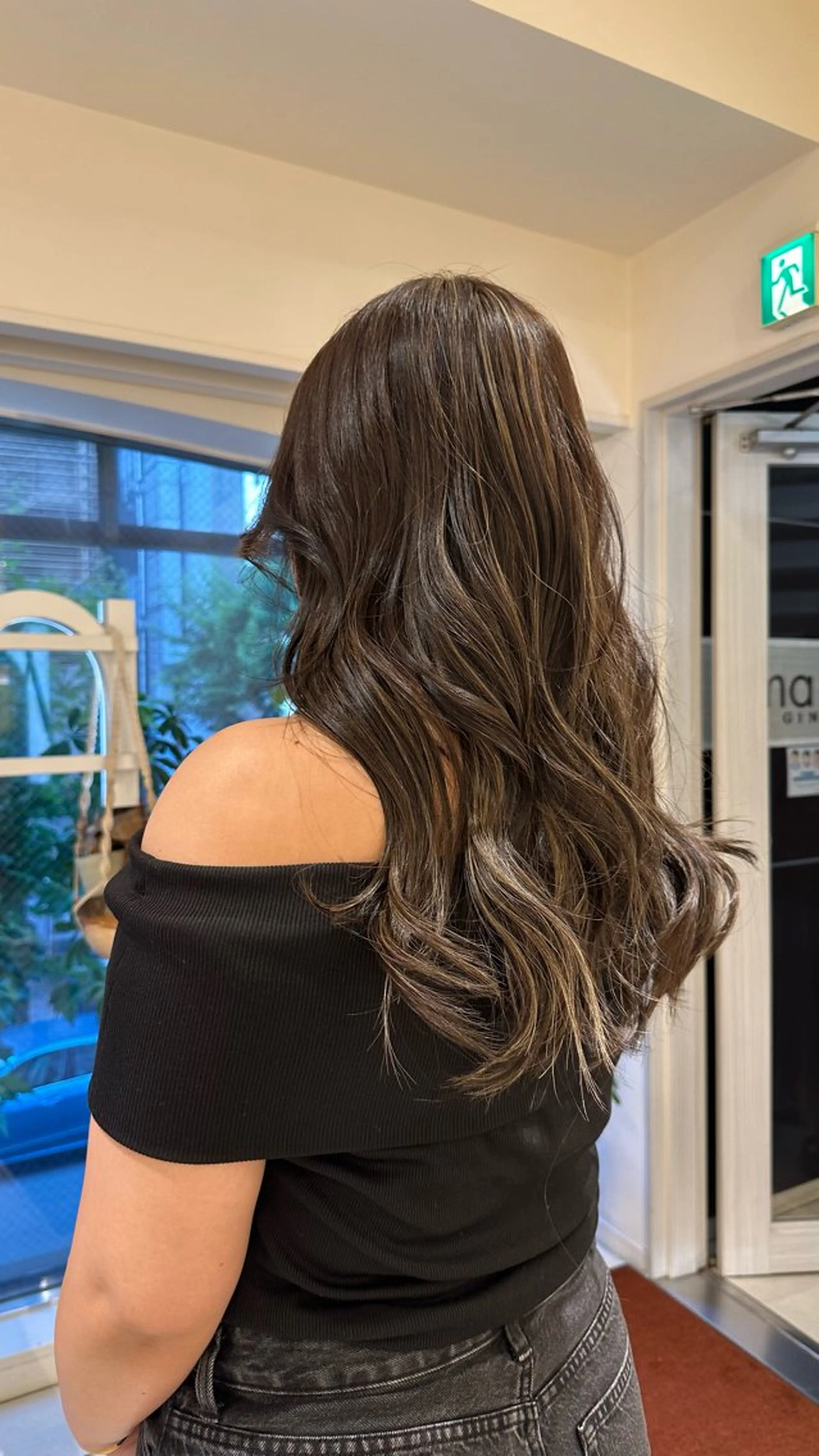 ロング カラー ハイライトカラー ハイライト ヘアカラー トリートメント 🤍ハイライト/ レイヤー/銀座🤍のヘアスタイル