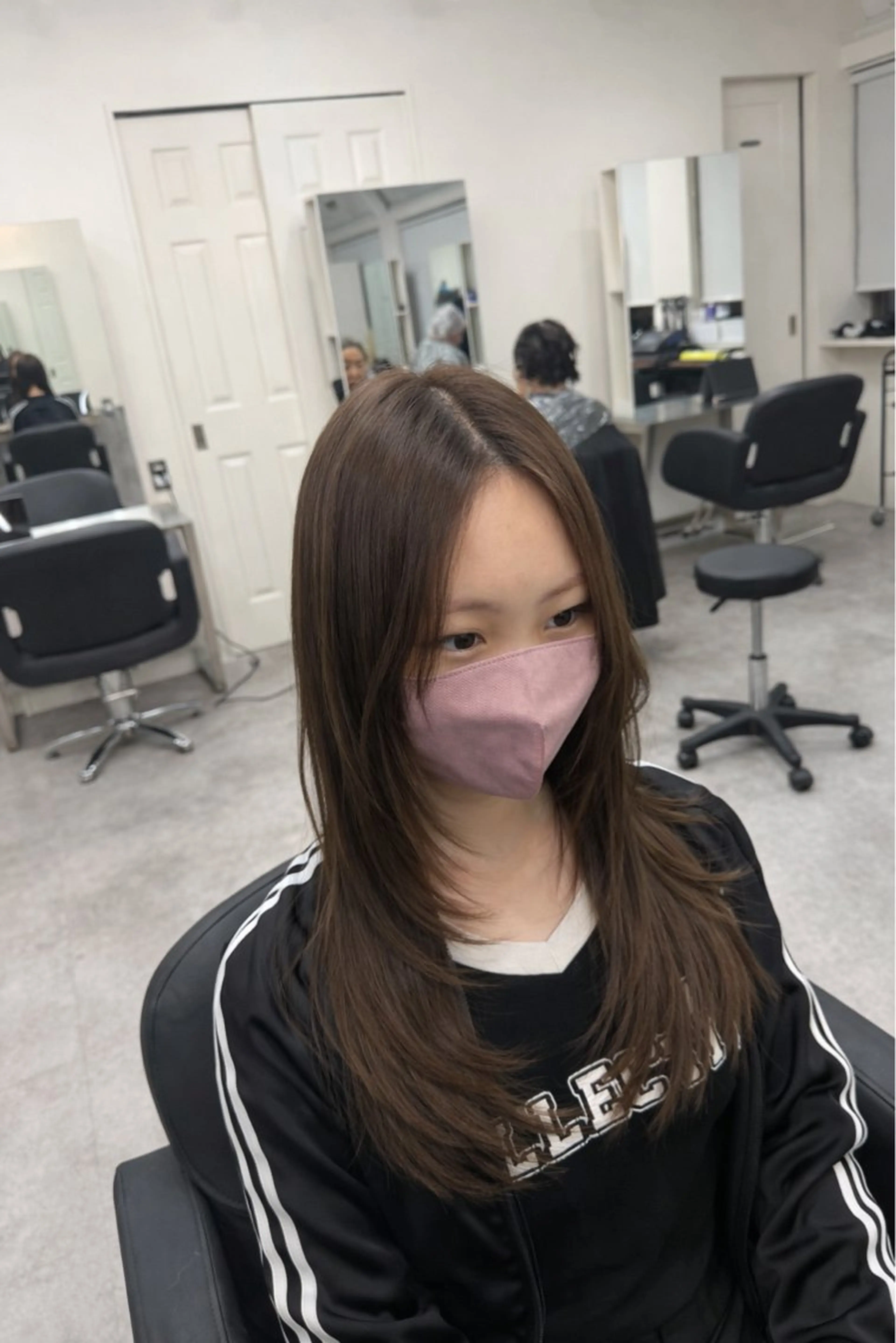 セミロング カット ヘアカラー トリートメント 🫧とぅるん艶髪🫧 透明感カラー×猿渡のヘアスタイル