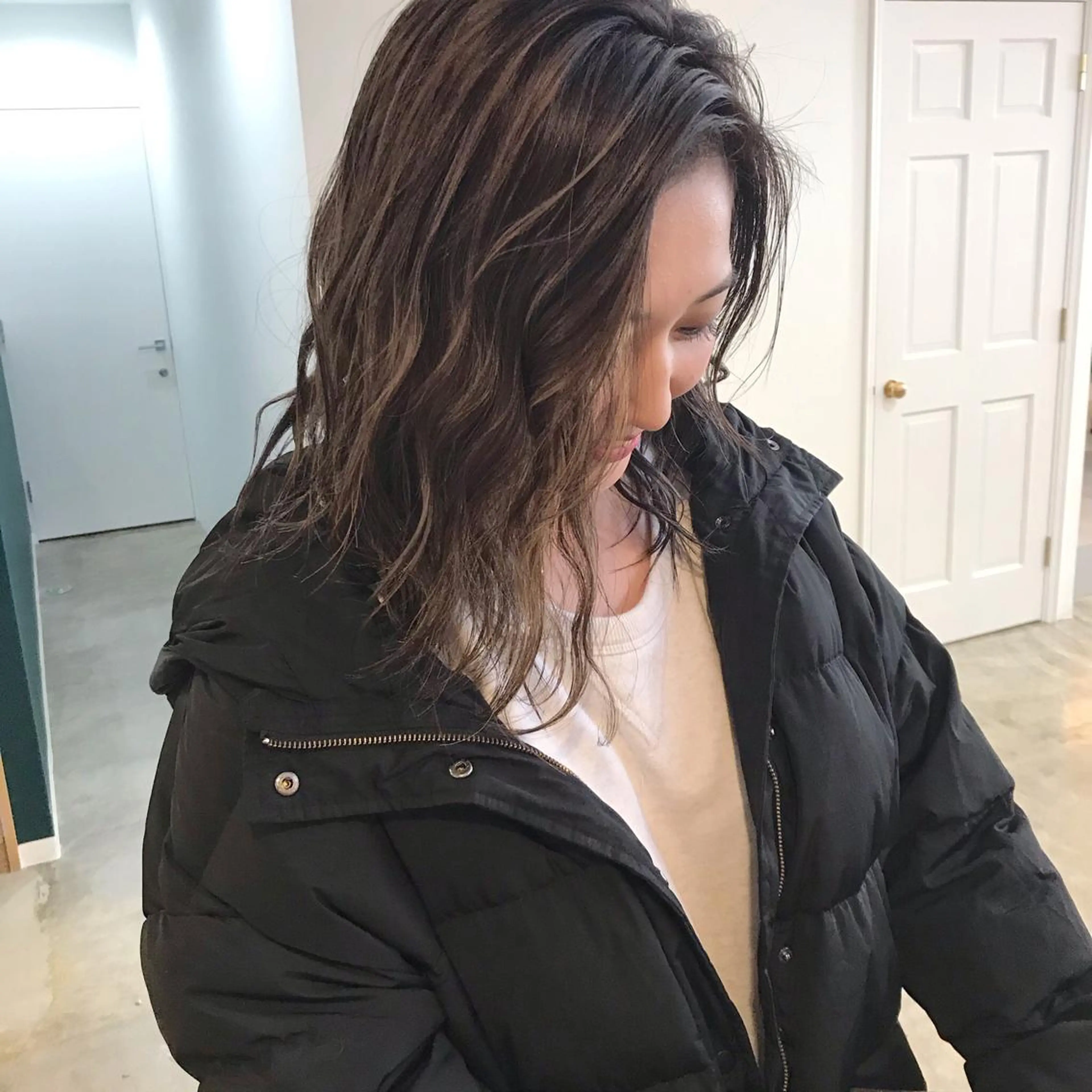 セミロング ハイライト カット ヘアカラー カラーリスト菅野 竜矢🌈のヘアスタイル