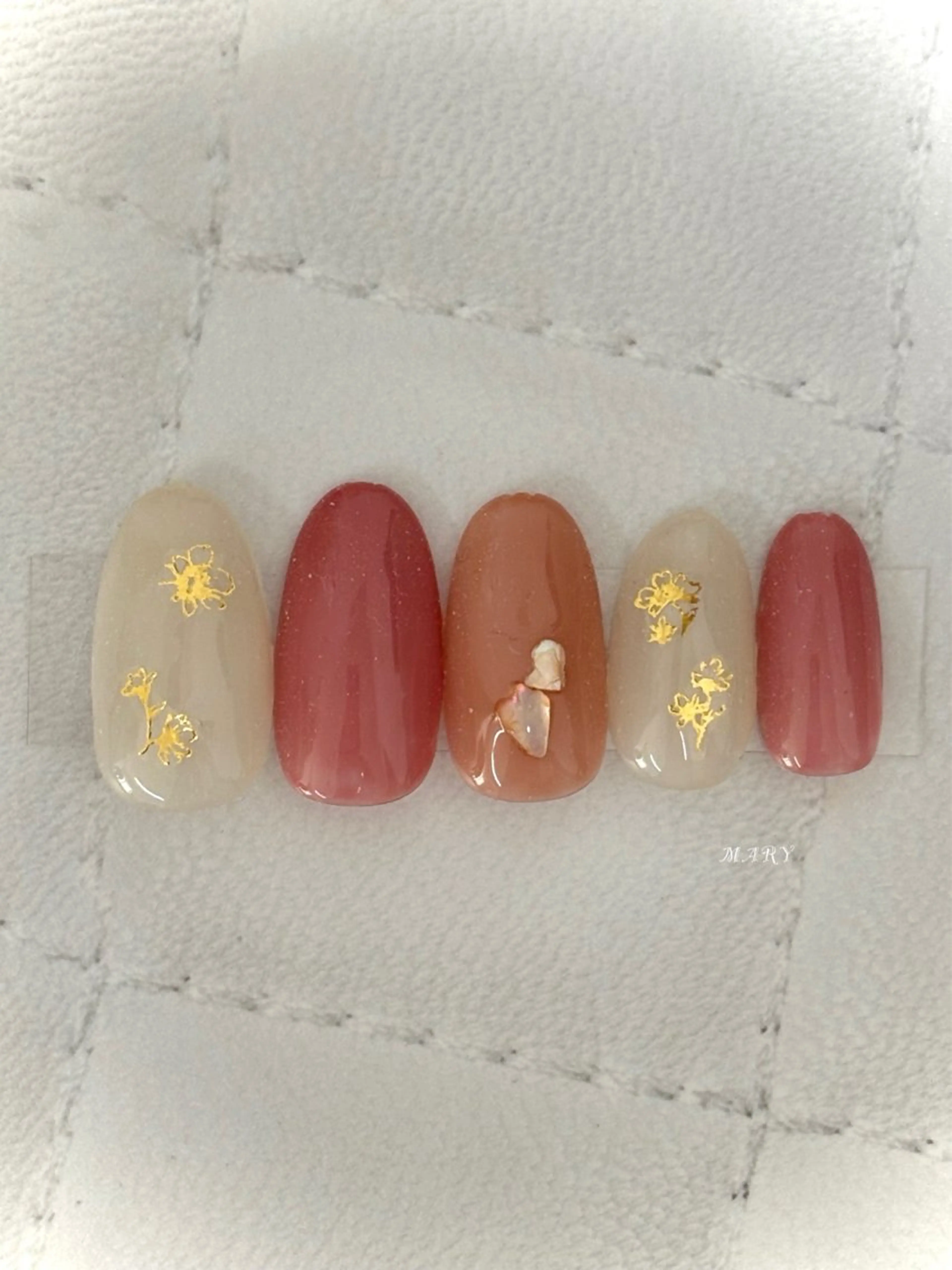 ネイル フラワーネイル ニュアンスネイル ワンカラーネイル ハンドネイル Mary nail所属・Mary nail .narumiのネイルデザイン