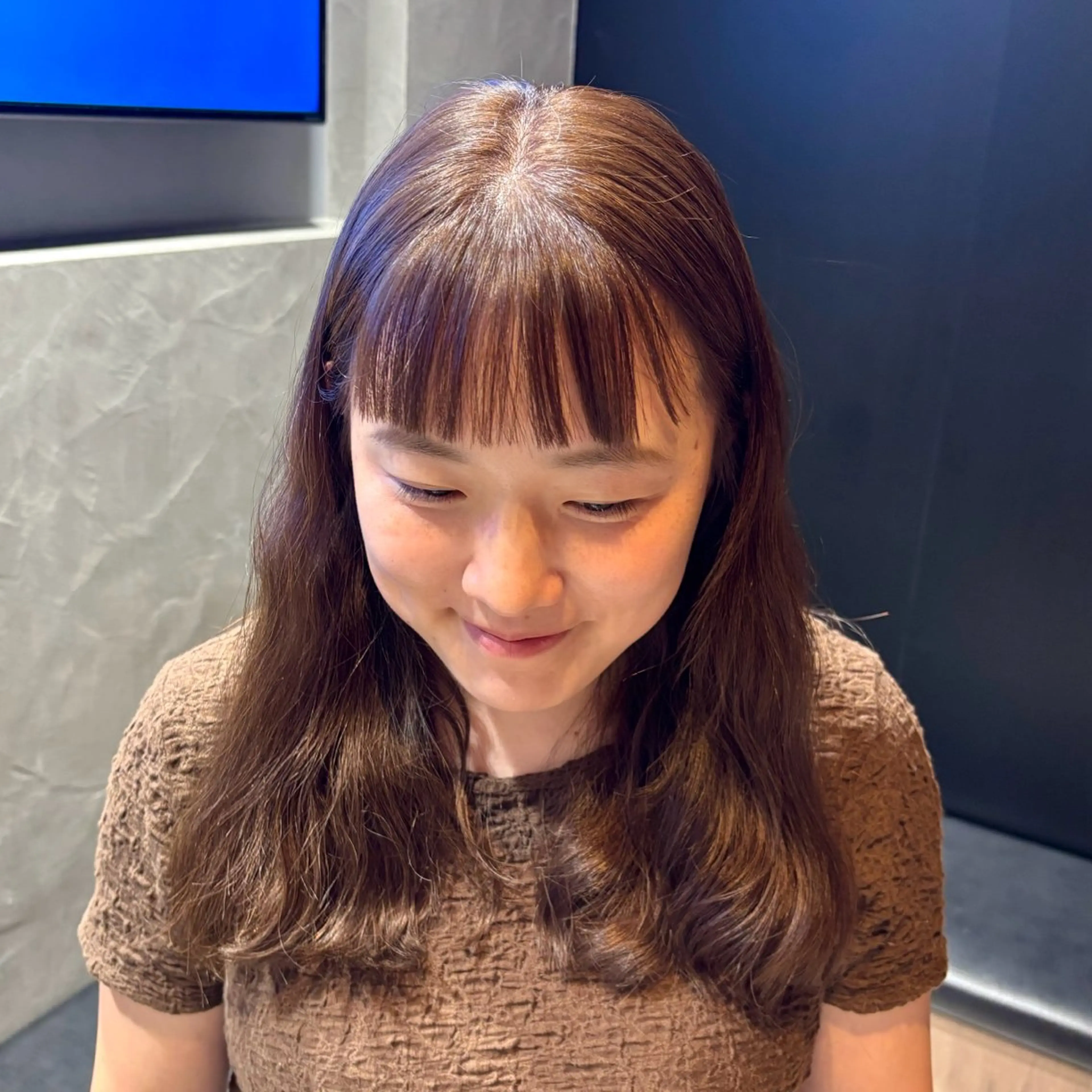 ミディアム カラー パーマ ミディアムパーマ ベージュカラー ラベンダーカラー オン眉 ヘアカラー トリートメント 顔まわり/レイヤー/ 透明感/まいな🥨のヘアスタイル