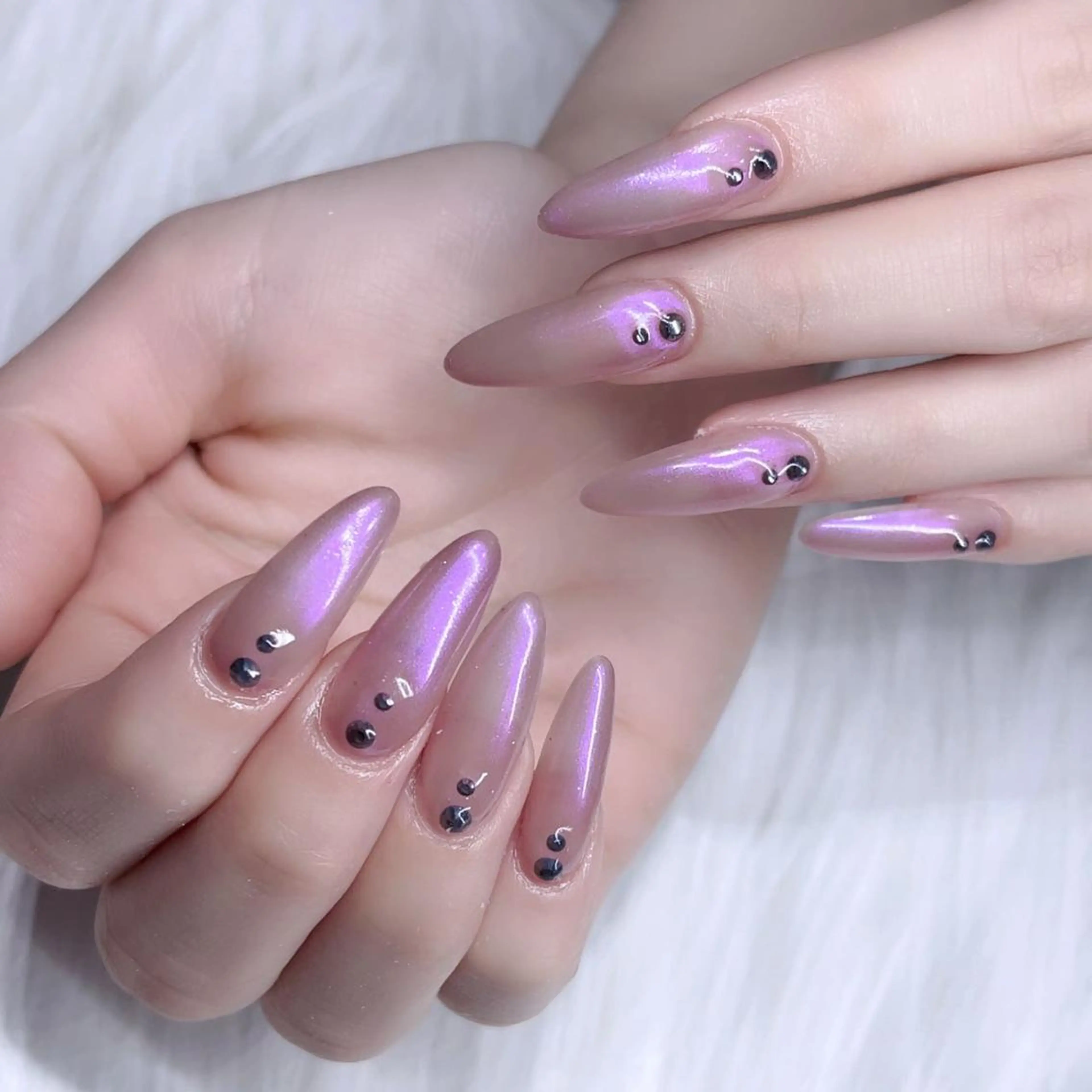 ネイル ワンカラーネイル ネイルチップ Queen‘s なんのネイルデザイン