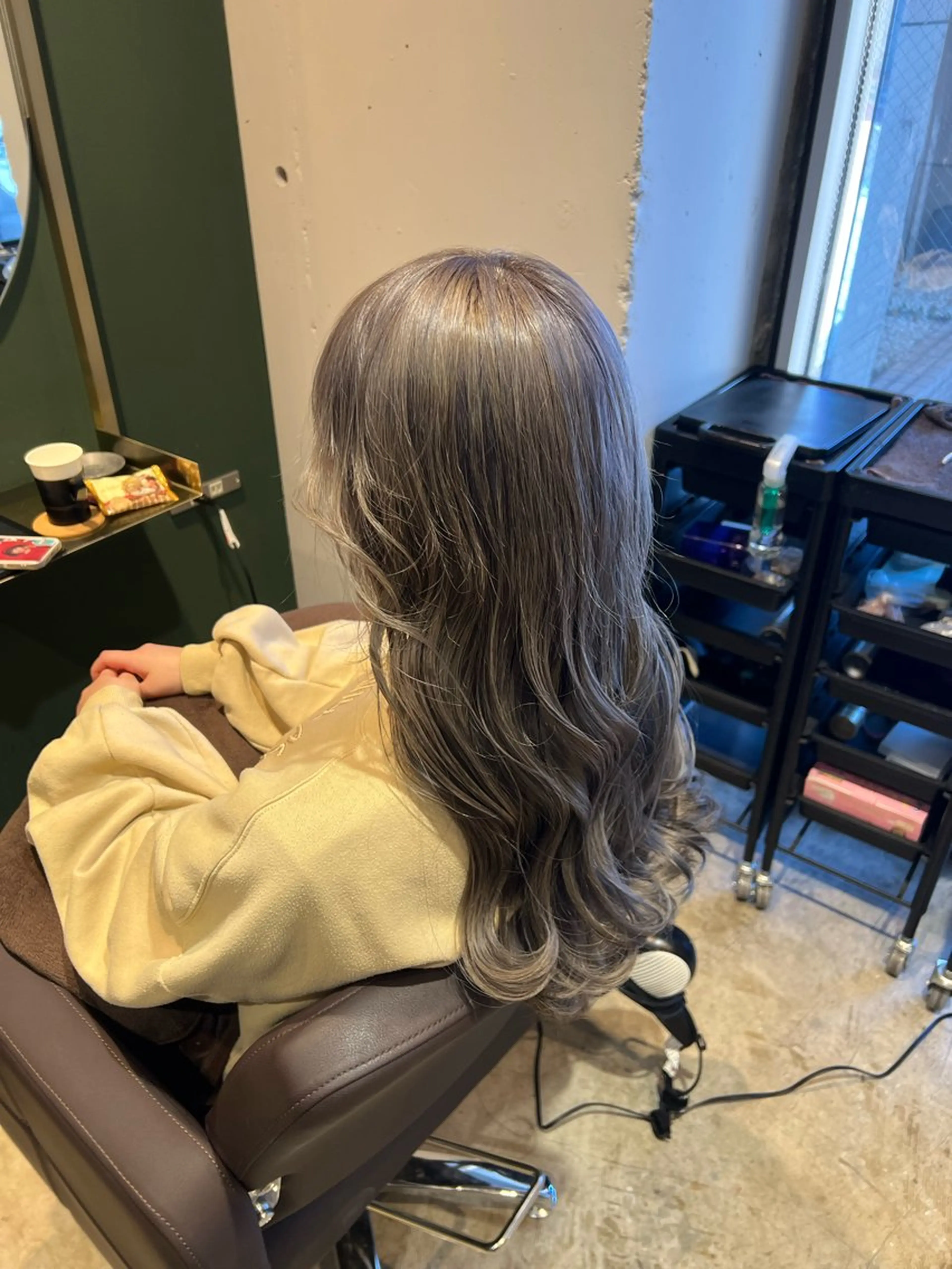 ロング カラー グレージュ ピンクカラー ヘアカラー トリートメント カラースペシャリスト しょう🧑🏼‍🎨のヘアスタイル