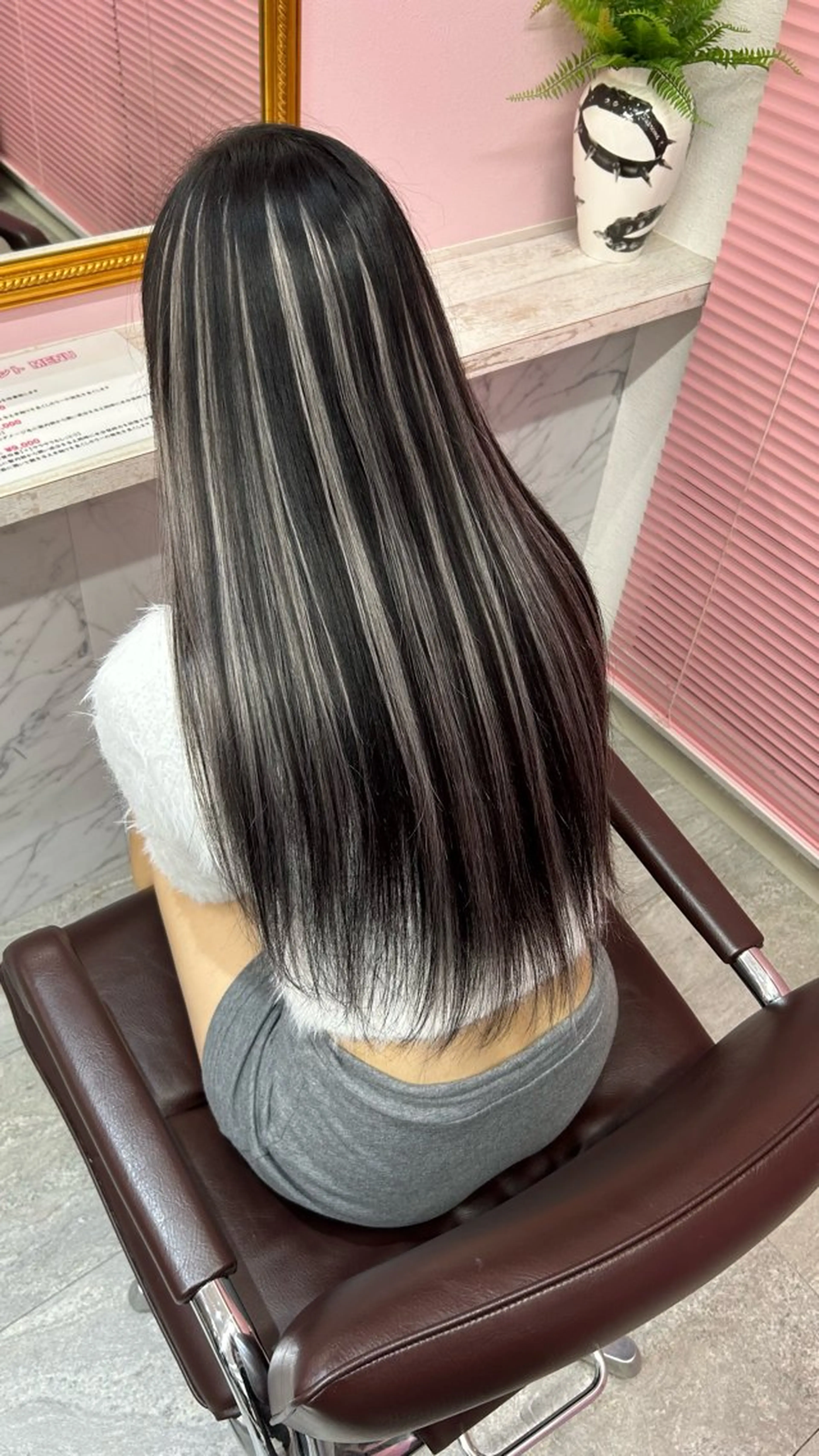 ロング PREss Yuiのヘアスタイル