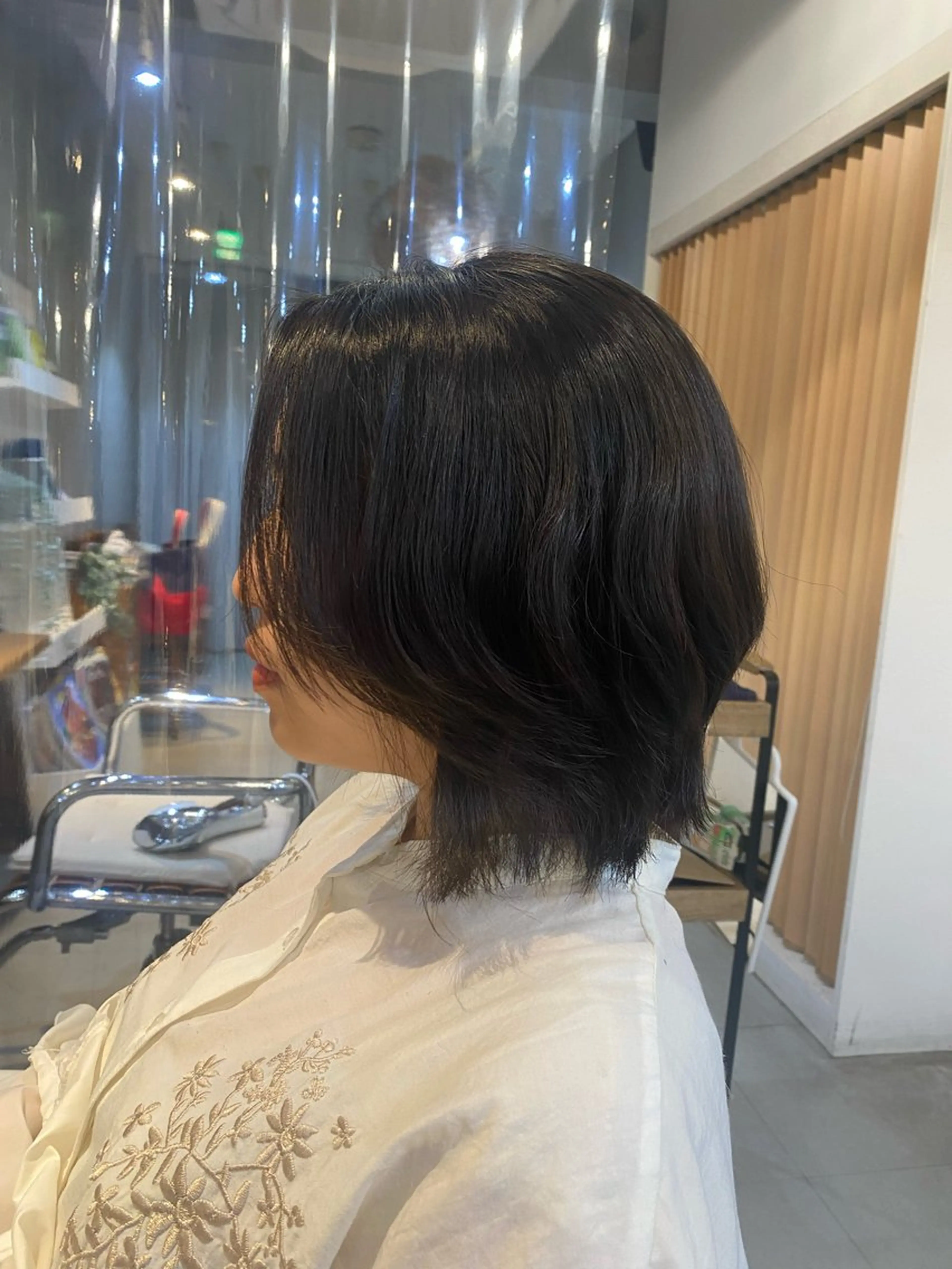 ミディアム タツキ／レイヤー／ パーマ／艶カラーのヘアスタイル