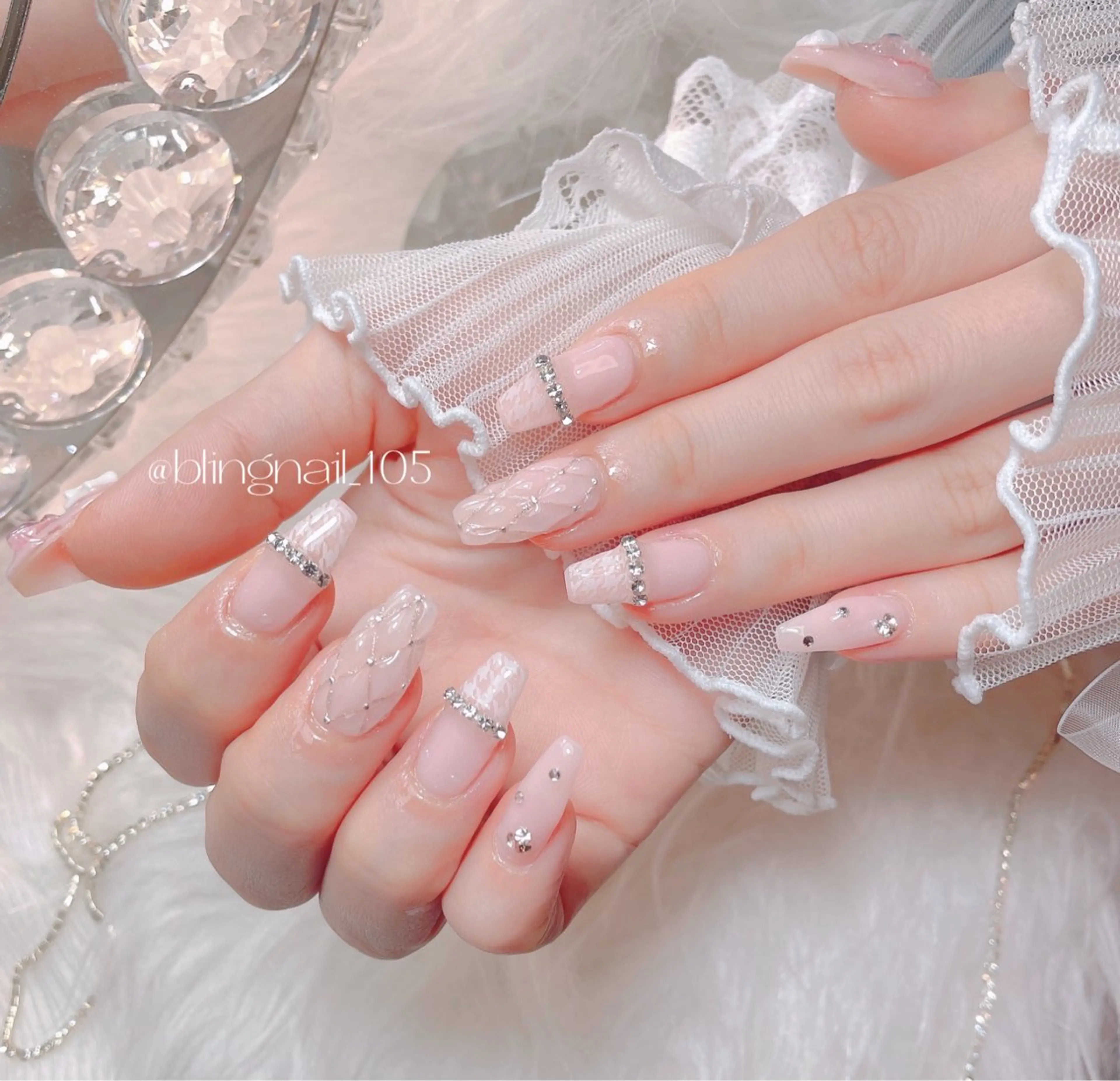 ネイル 23時まで❤︎韓国、 ワンホンネイルのネイルデザイン