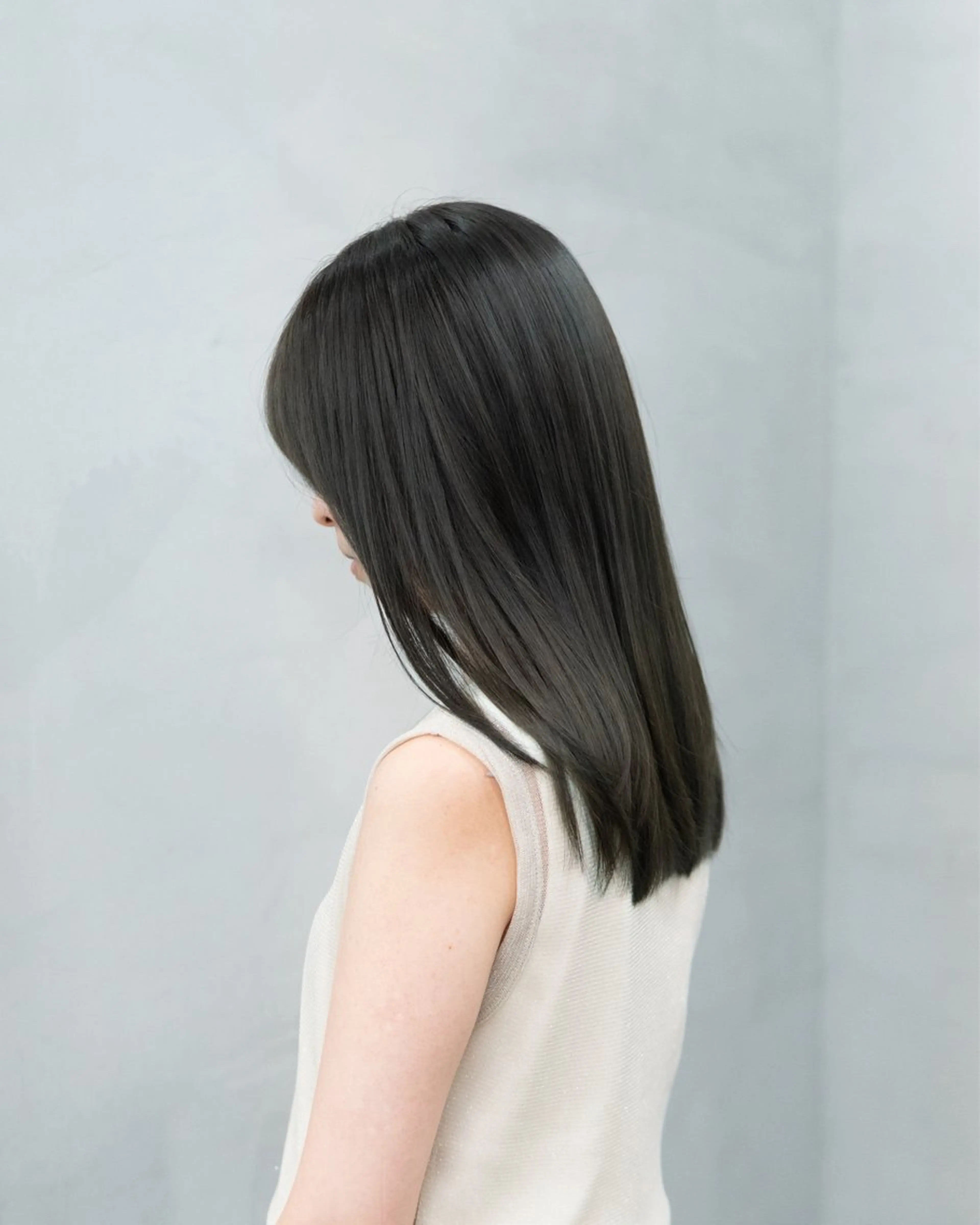 ミディアム カラー ベージュカラー グレージュ オリーブグレージュ オリーブグレー トリートメント ヘアカラー トリートメント ⚜️髪質改善/艶髪 カラー⚜️/ goのヘアスタイル