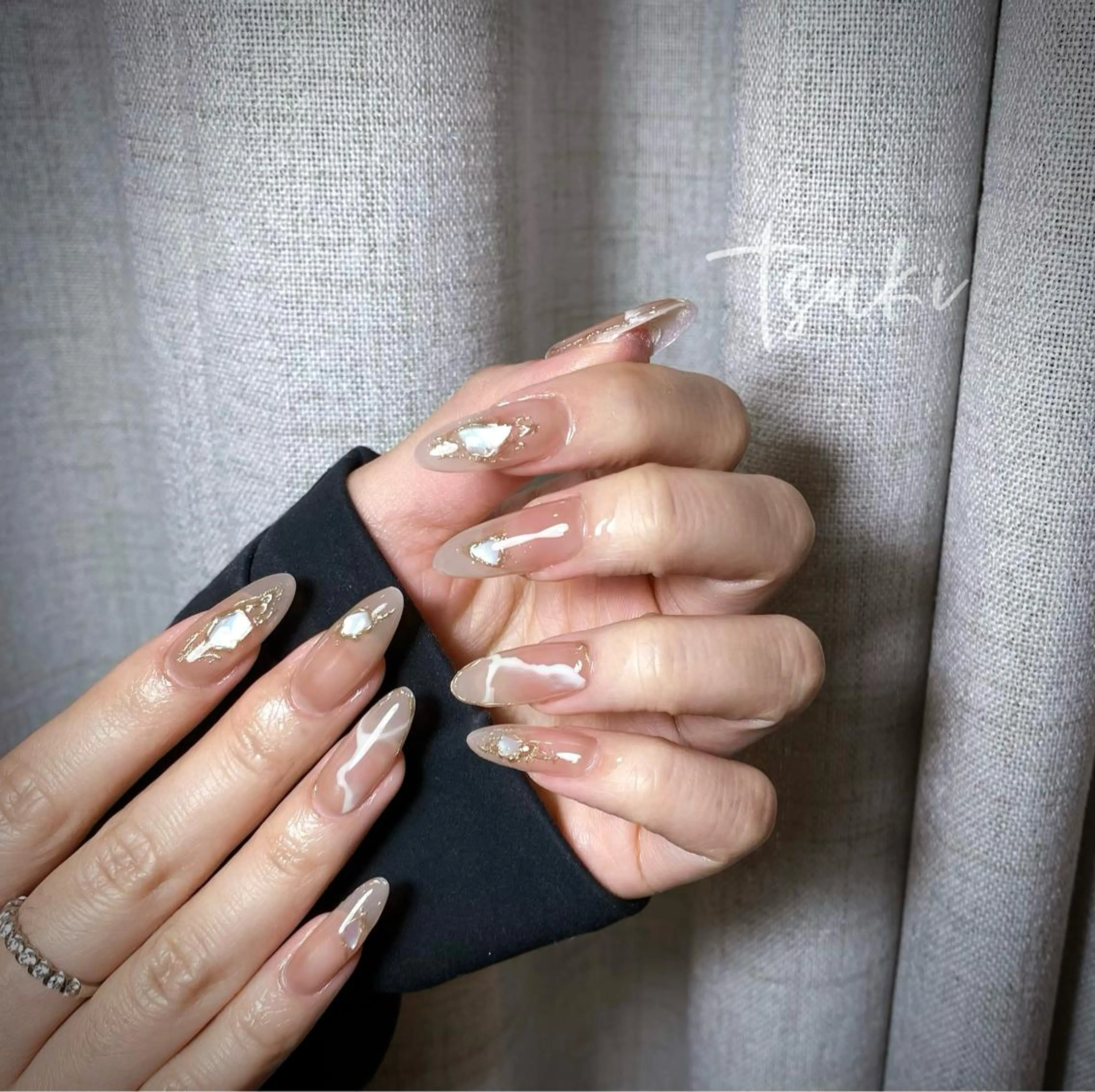 ロング ネイル LUNA Nail salon💕のネイルデザイン