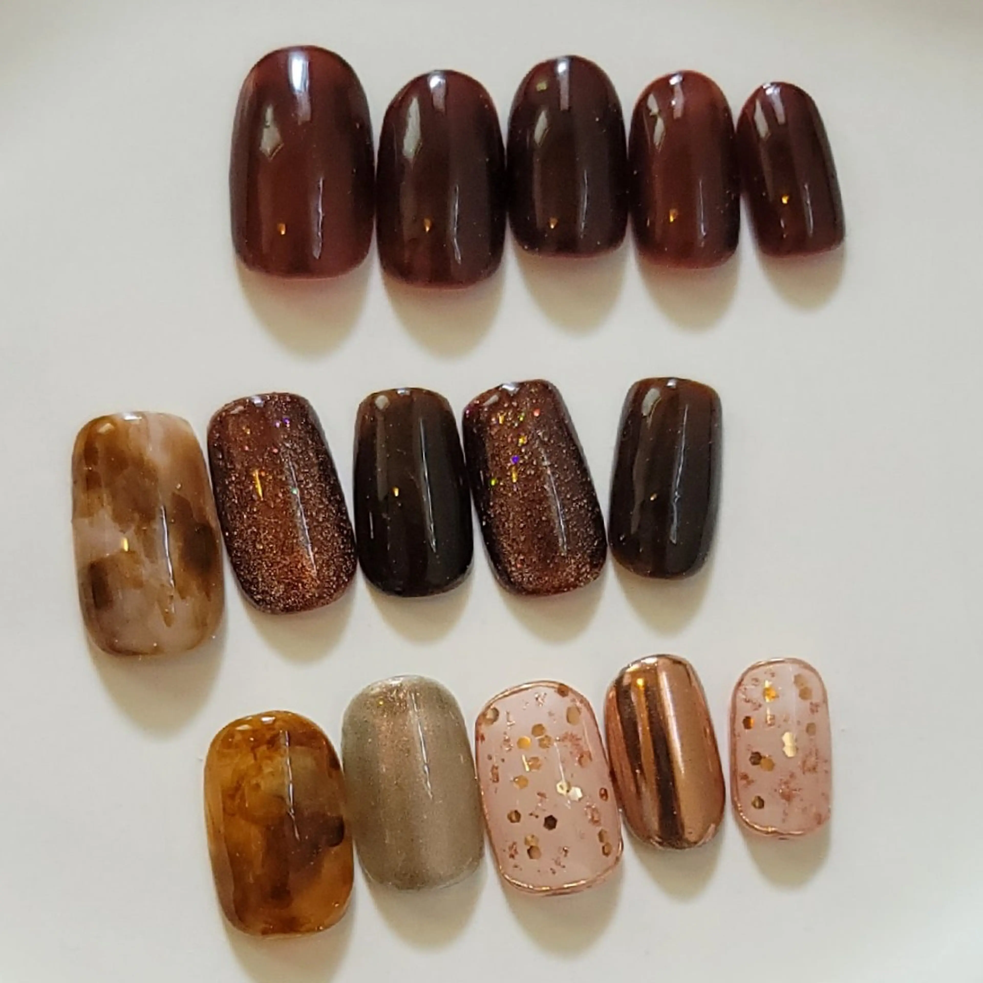 ネイル ブラウン 🌲🌳🚪iiit o🌲🌳🌲のネイルデザイン