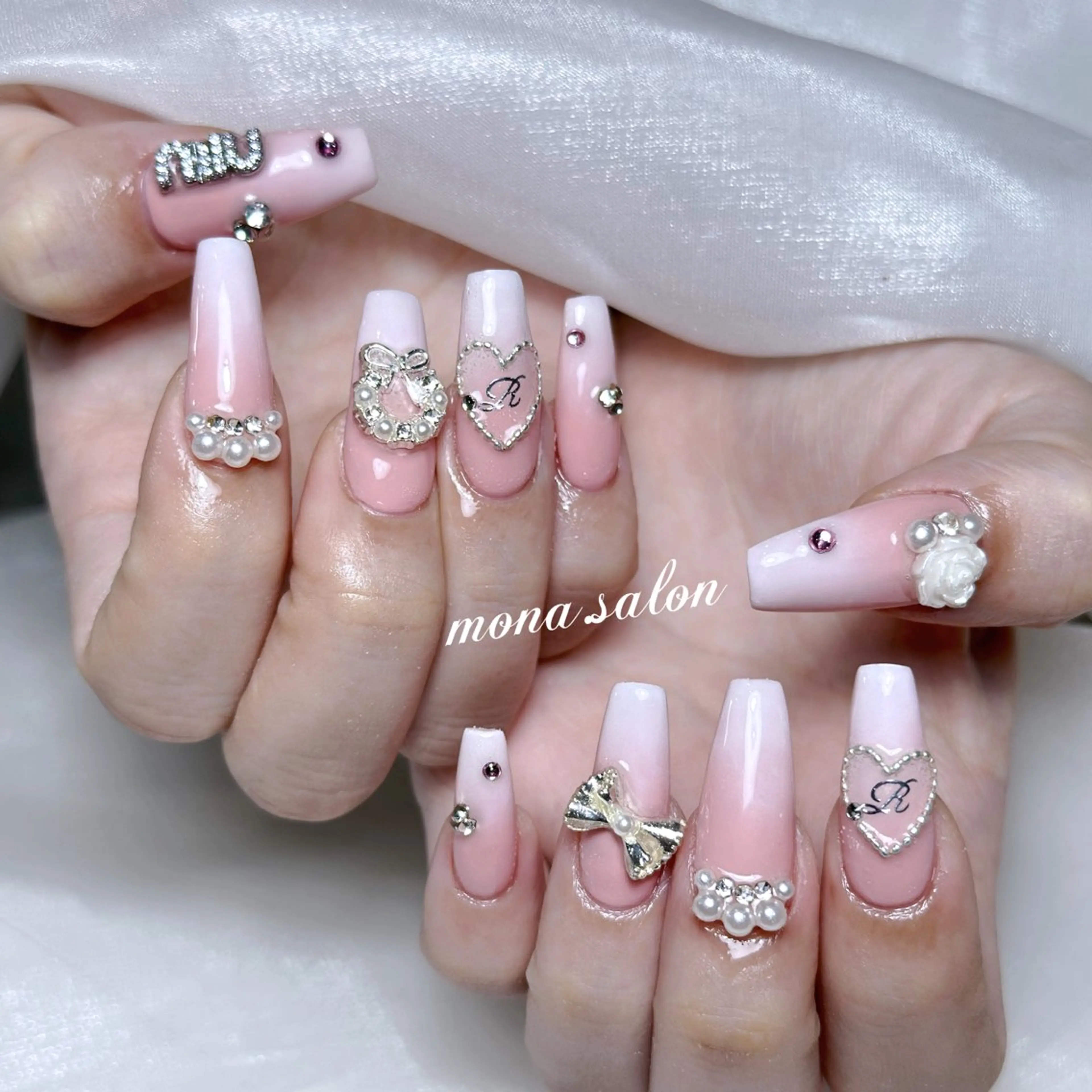 ネイル ハンドネイル Mona【パラジェル ・長さ出し専門店】のネイルデザイン