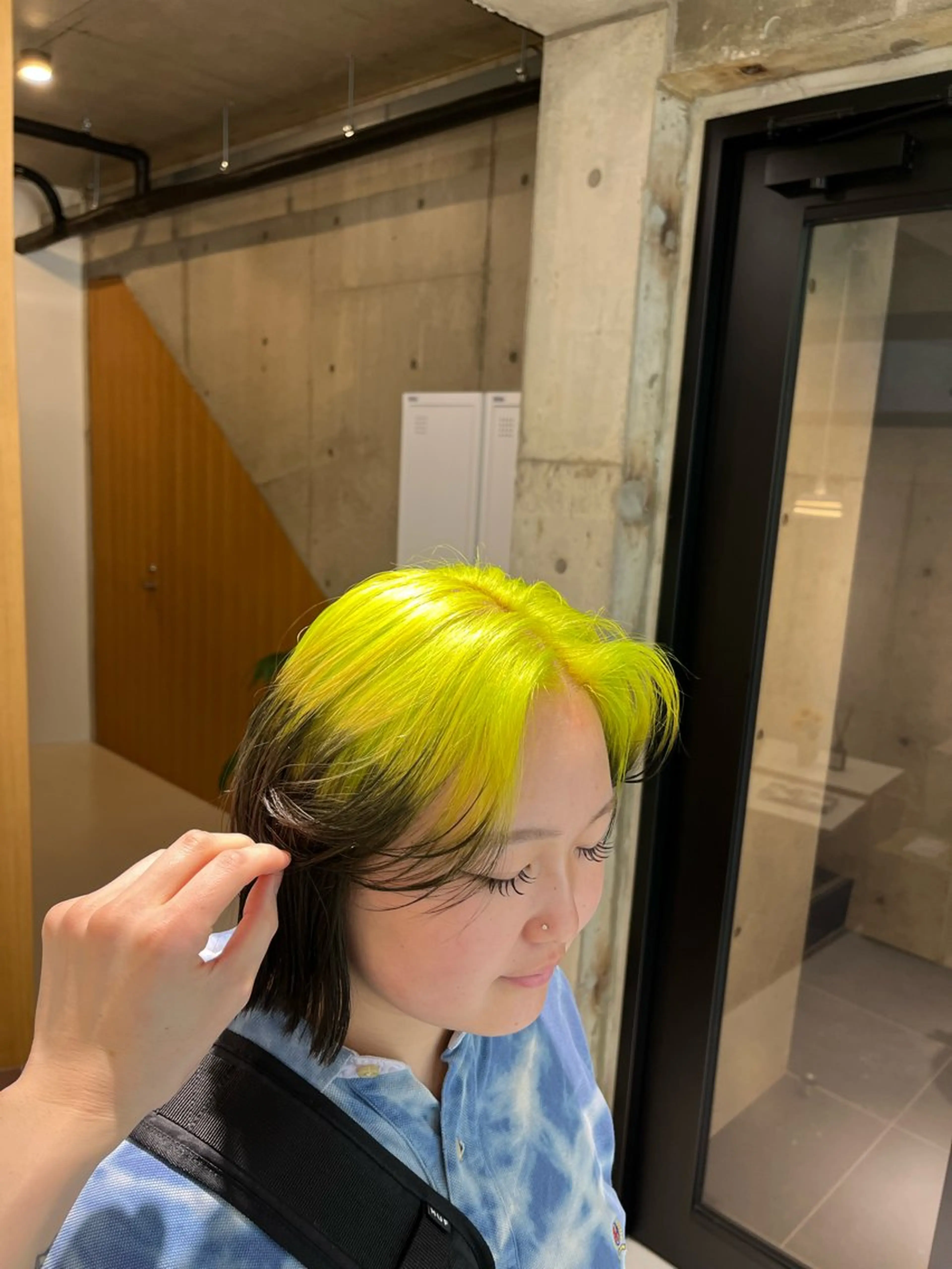 カラー ミストバング ブリーチ 透明感カラー デザインカラー ダブルカラー nagi所属・横田直也/韓国風 レイヤーカット/千種のヘアスタイル