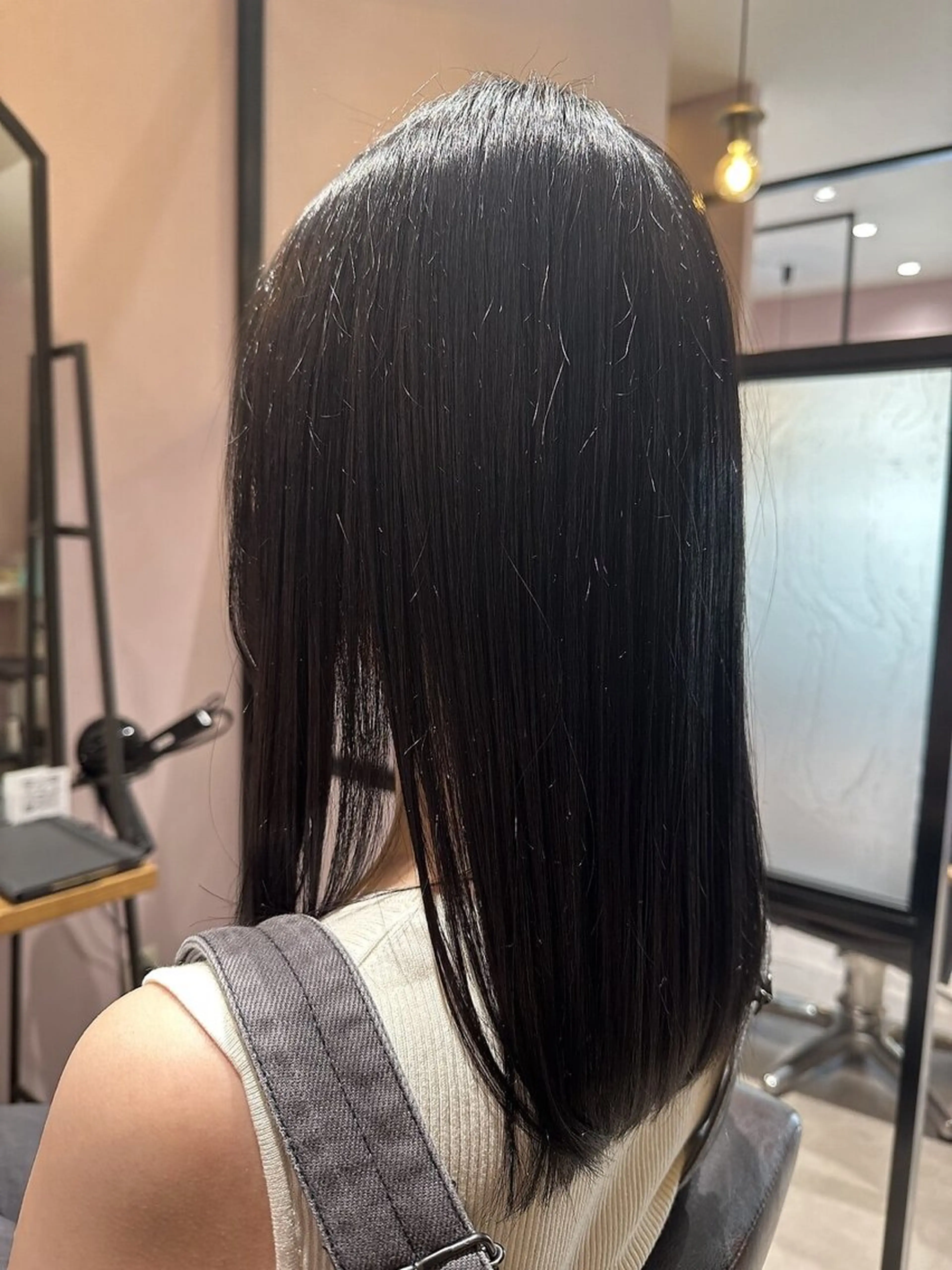 カラー 西原 愛紗のヘアスタイル
