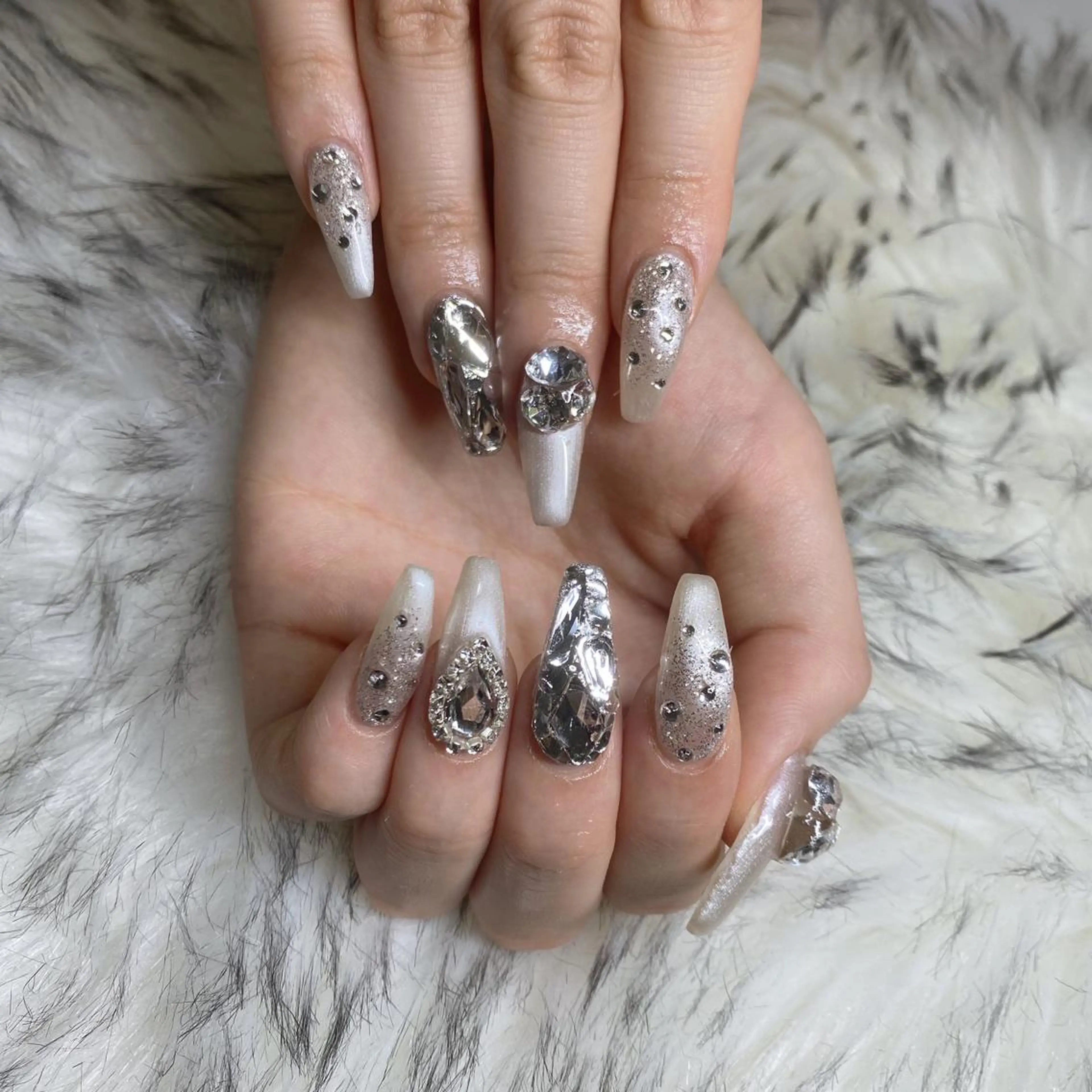 ネイル ハンドネイル la vie  Luire所属・la vie Luire ｱｽｶのネイルデザイン