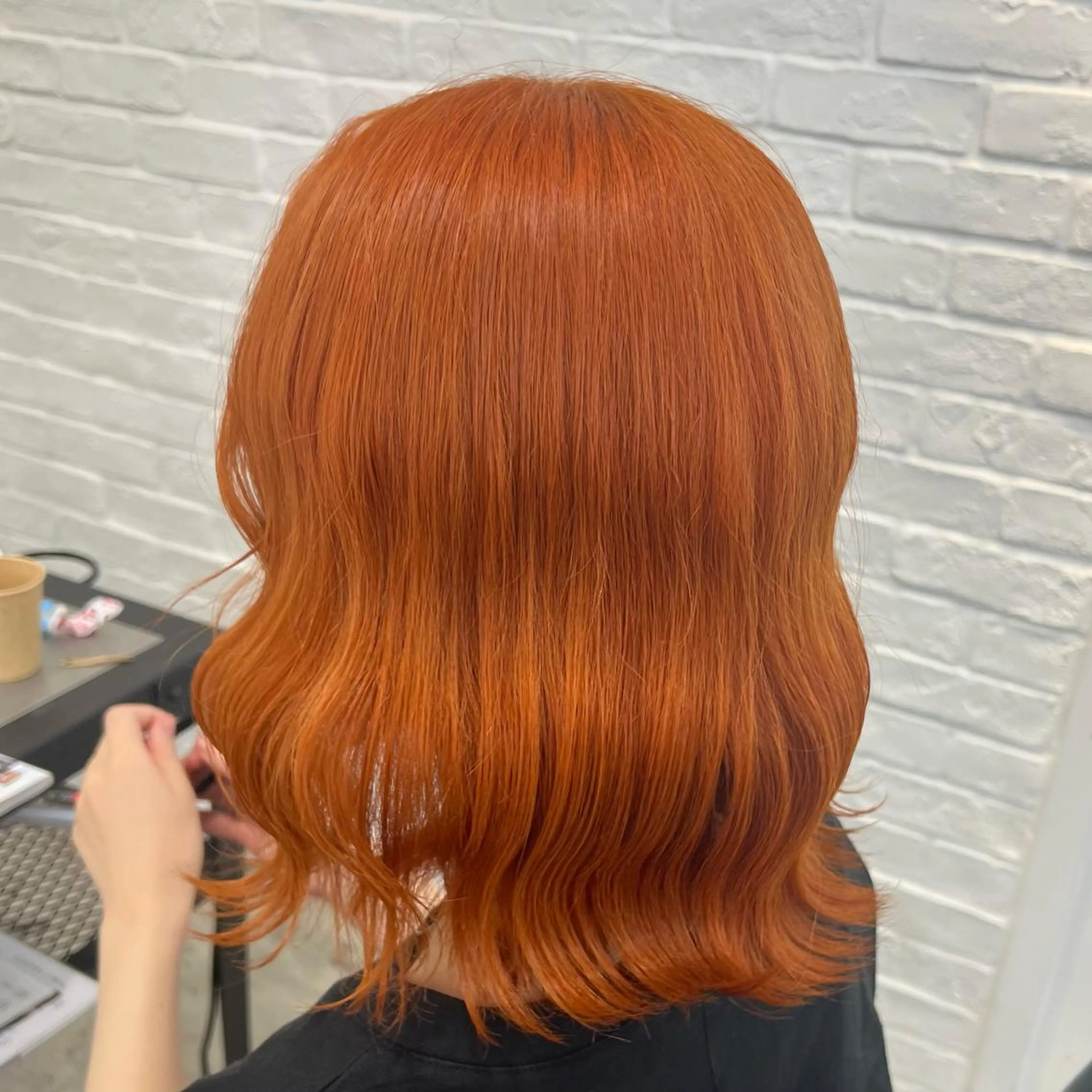 セミロング カラー 🌼動き×透明感🩵 ハイトーン/ナナのヘアスタイル