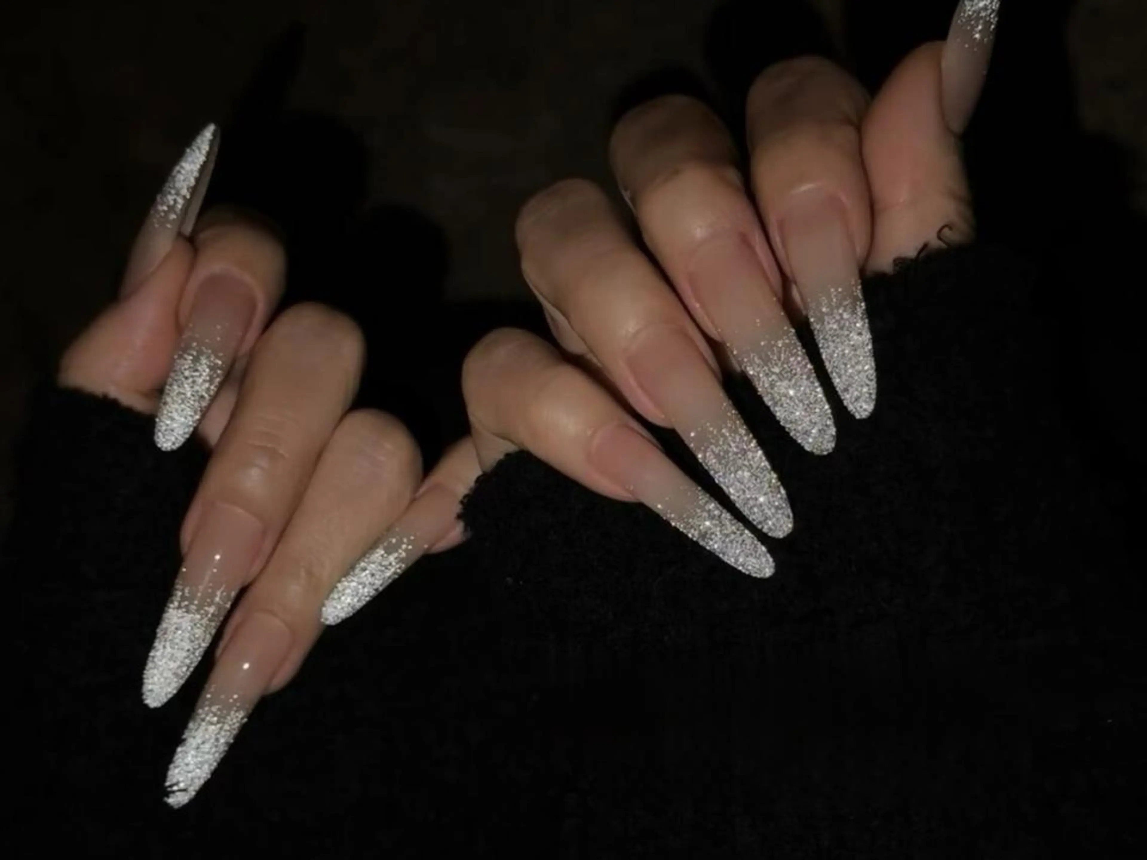 ネイル フラッシュネイル グラデーション キラキラネイル ラメ(グリッター) ラメグラデーション ハンドネイル ハンドケア Feliz nailのネイルデザイン