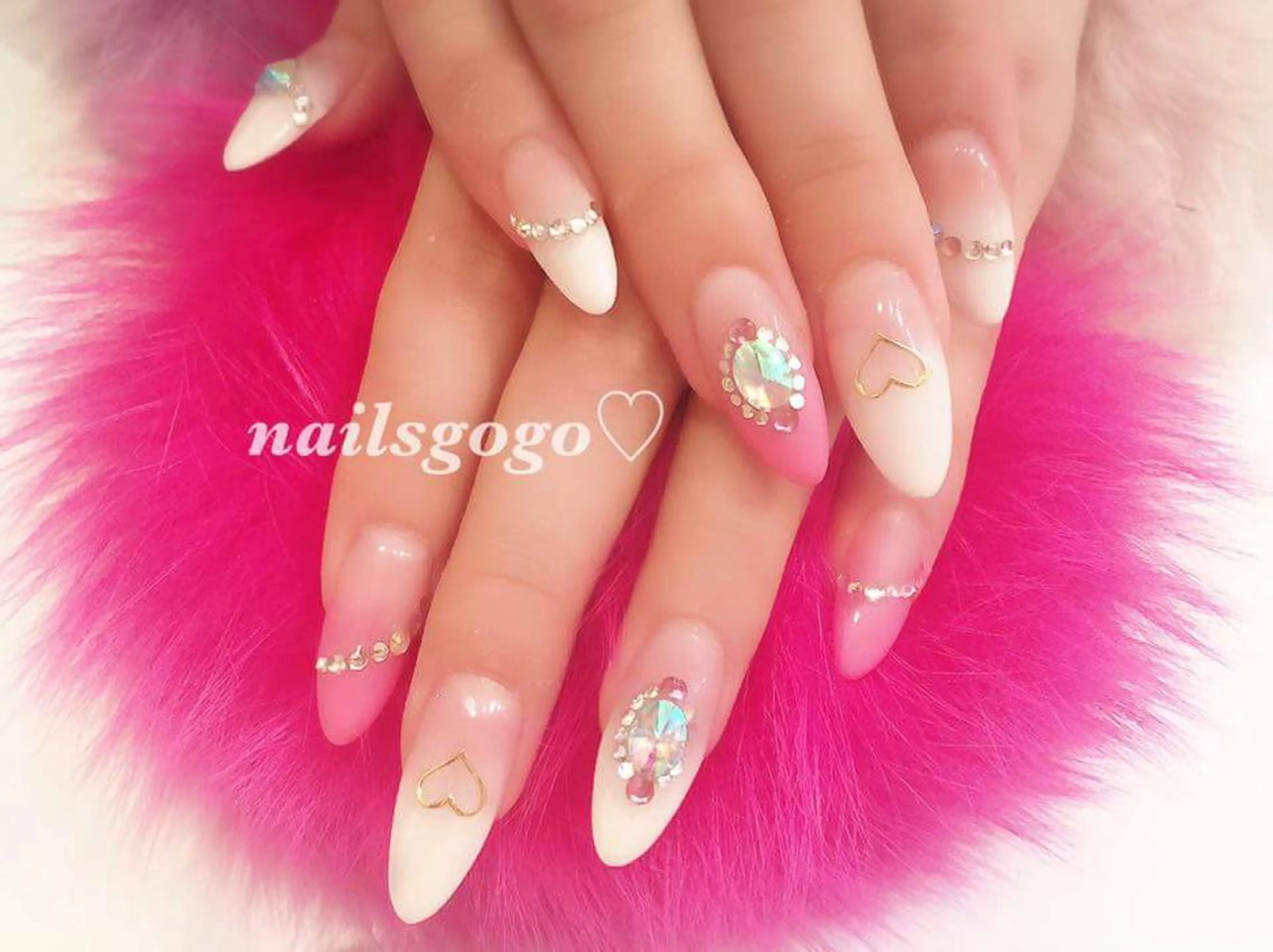 ミディアム カラー ネイル ストーンネイル NAILSGOGO shibuyaのネイルデザイン