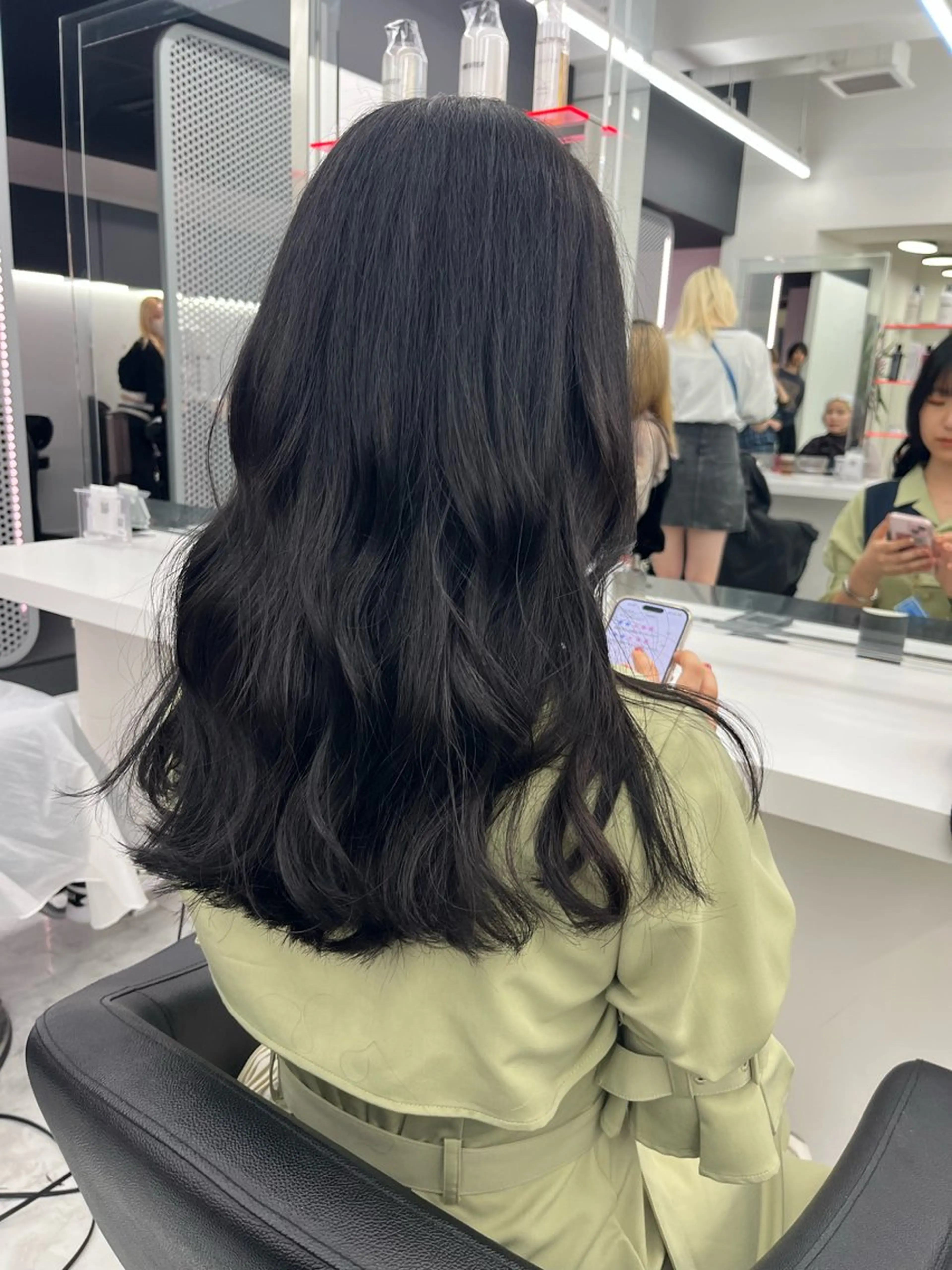 ロング カラー 黒髪 ヘアカラー トリートメント 💖トレンド秋冬 カラー💖FUTAのヘアスタイル