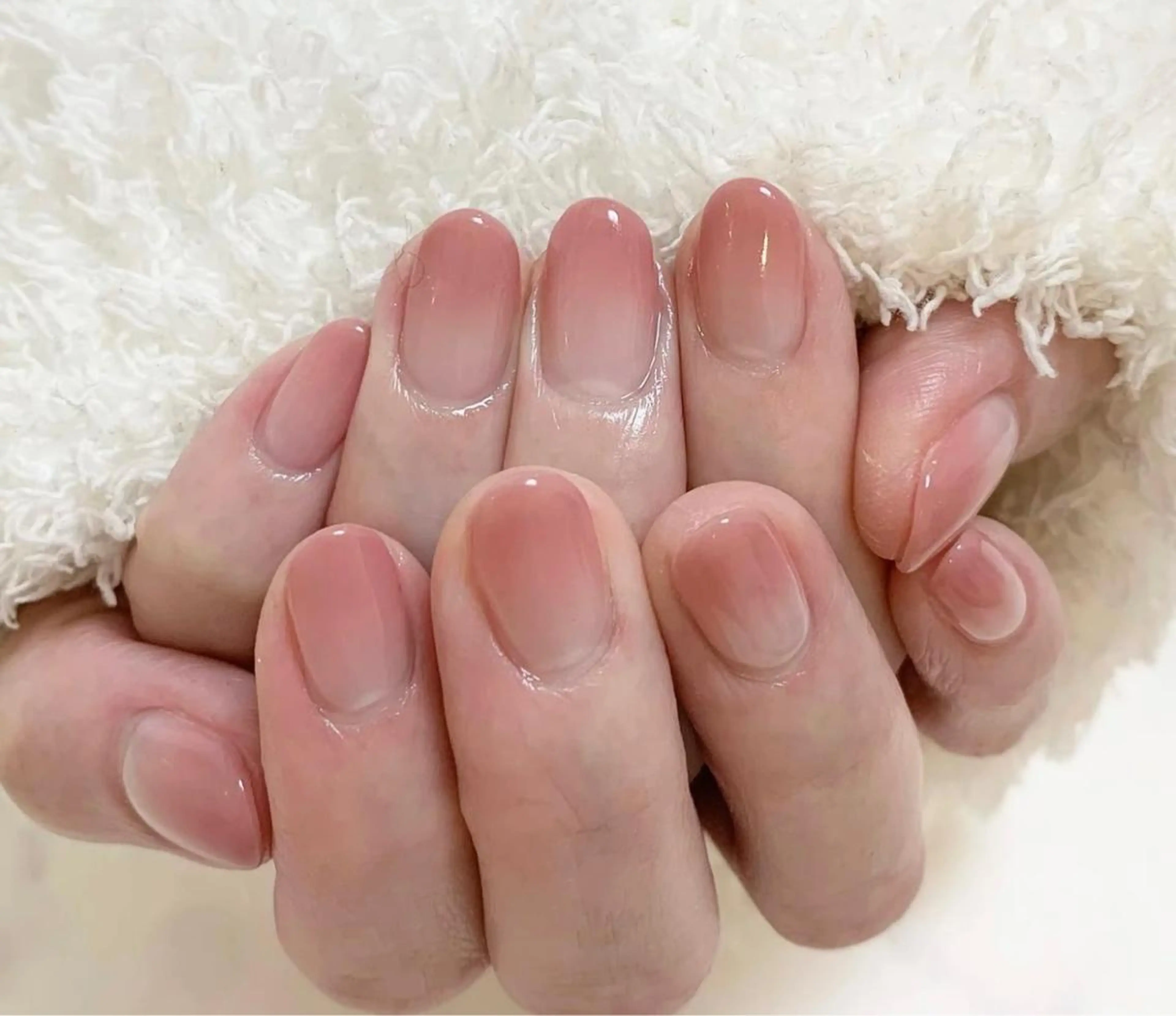 ネイル ハンドネイル ネイルサロンAiri 長さ出し·シンプルのネイルデザイン