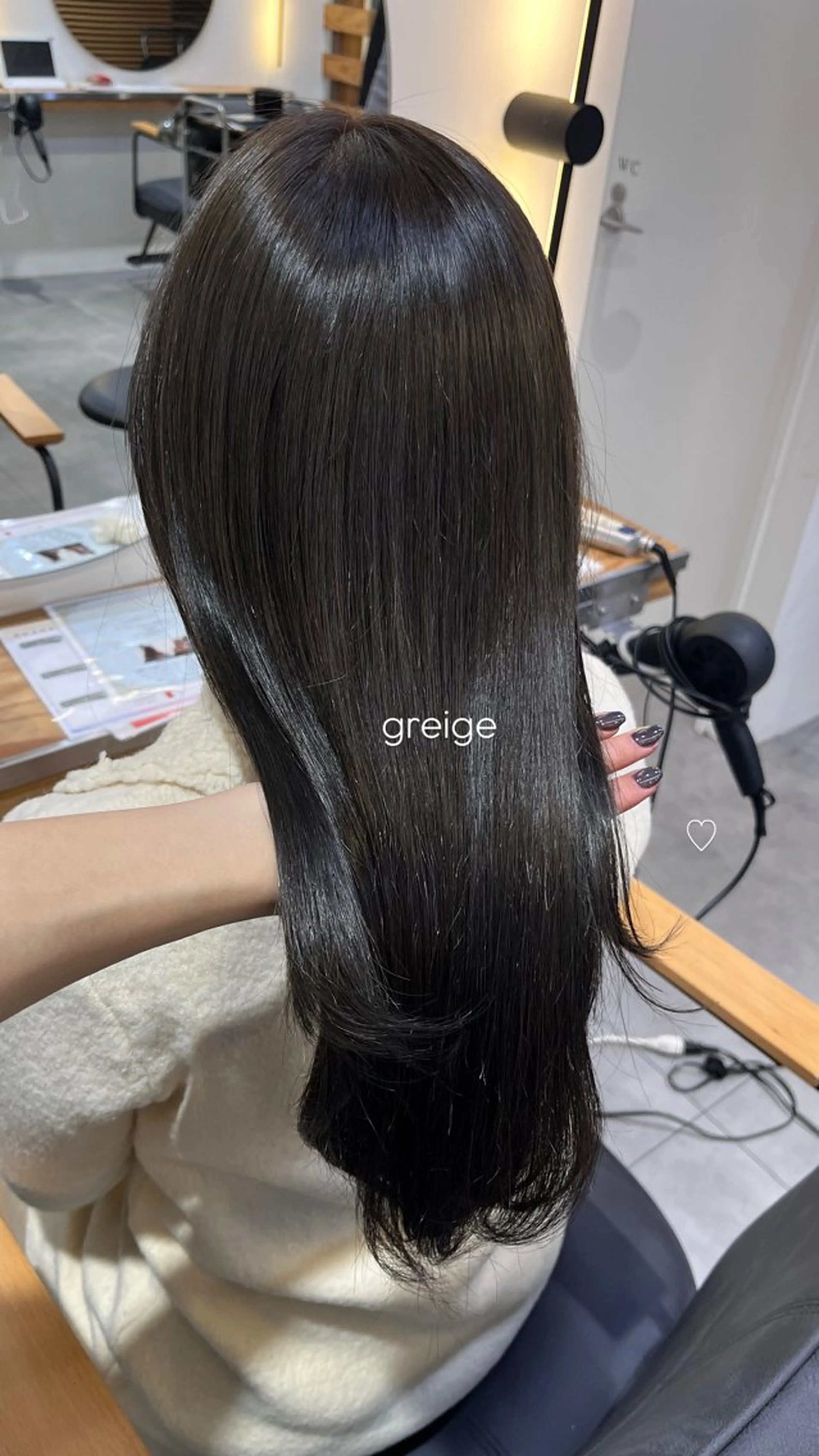 ロング カット ヘアカラー トリートメント ブリーチなしカラー /ベージュカラーのヘアスタイル