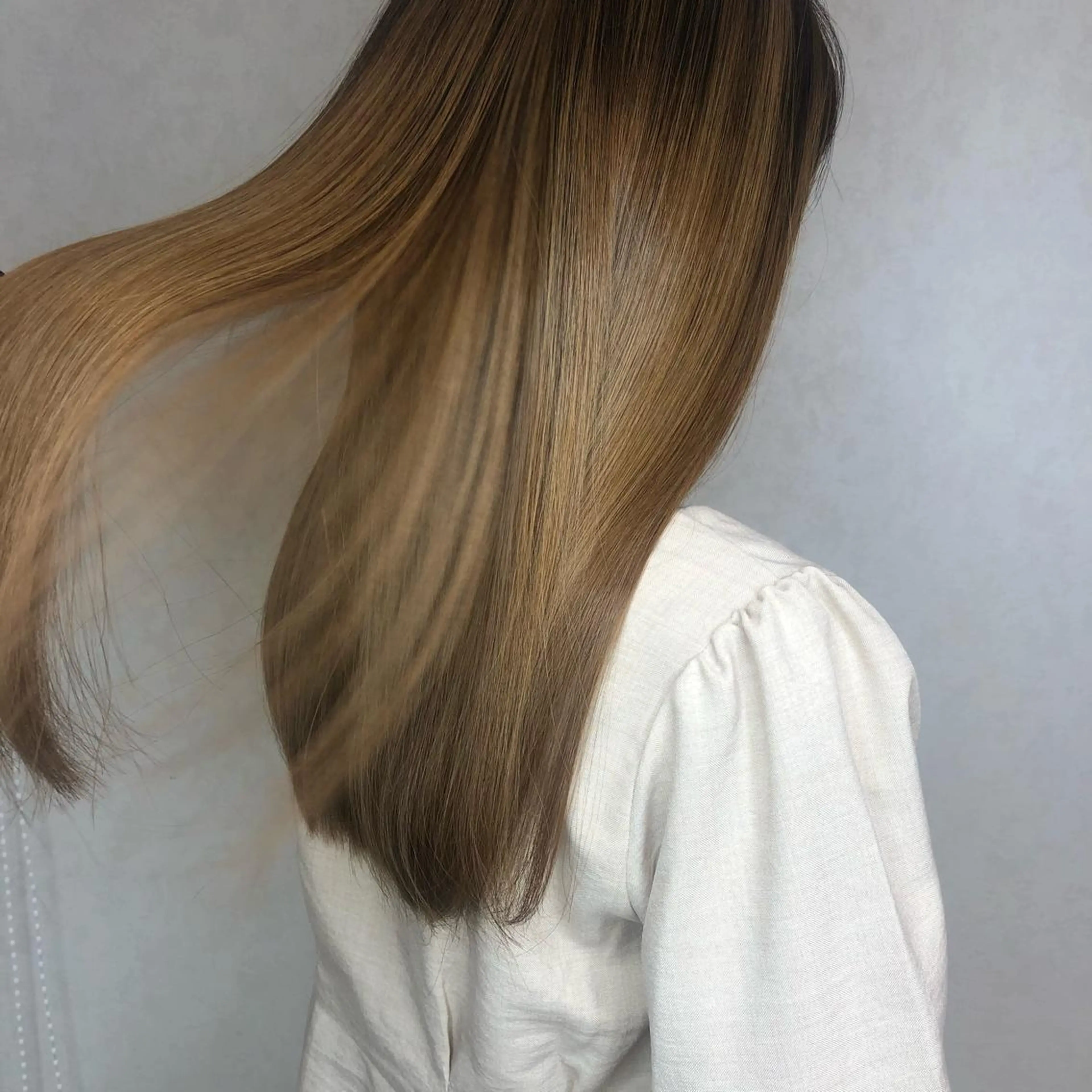 ロング ムトウセイマ/艶髪 /艶ケアWブリーチのヘアスタイル