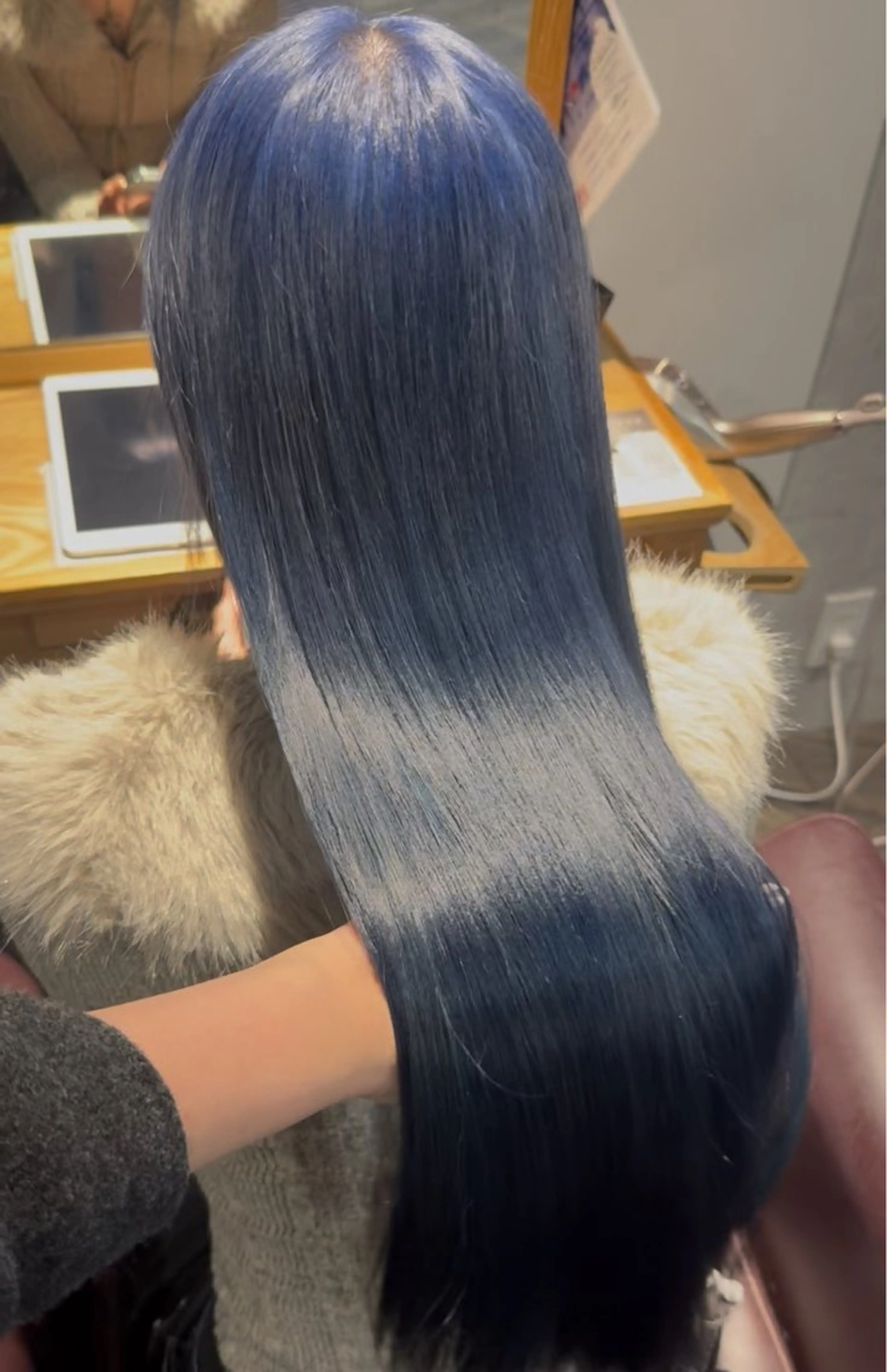 ロング ヘアカラー Afinar／ Yuzumiのヘアスタイル