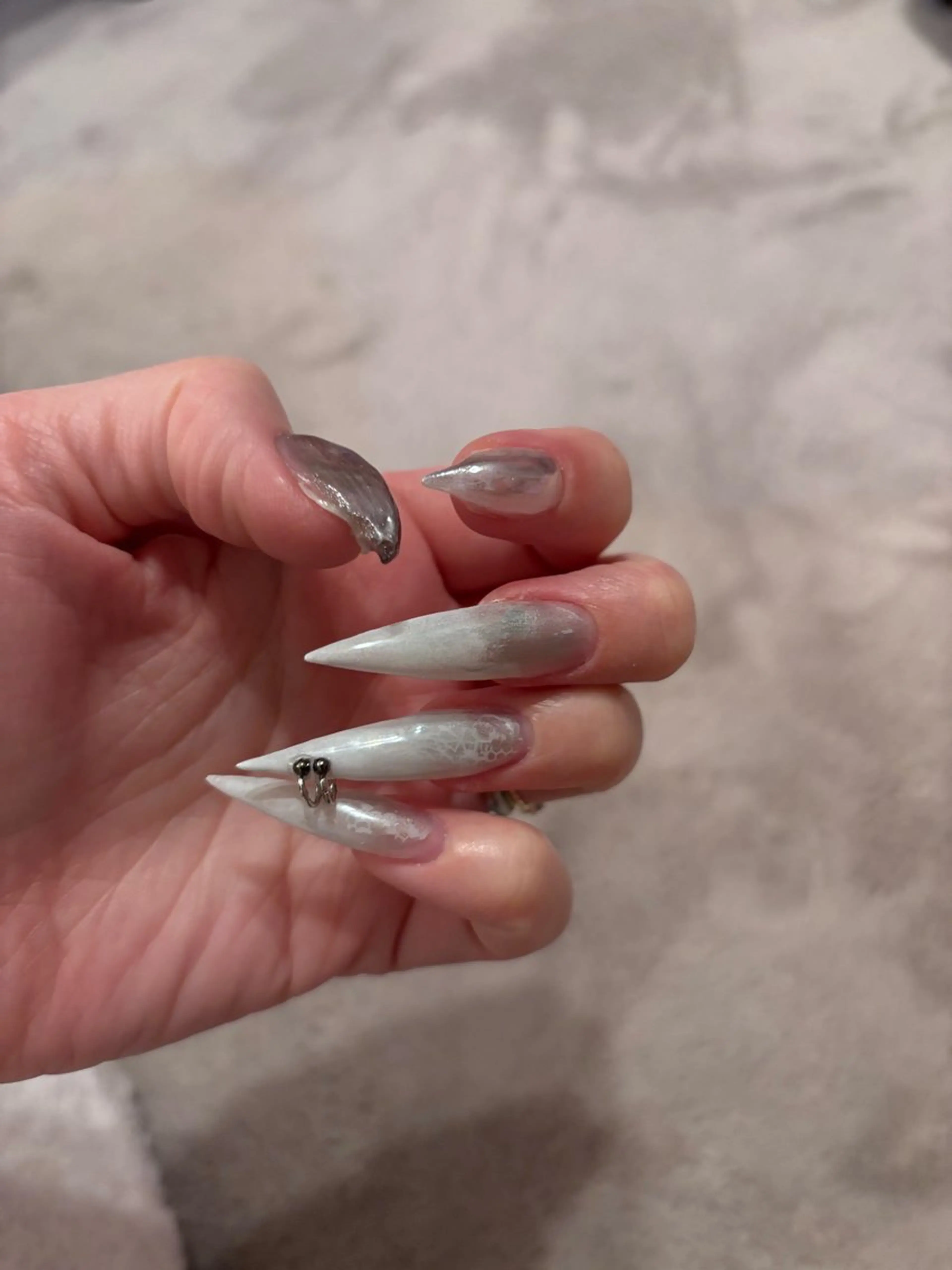 ロング Dark Honey Ivyのネイルデザイン