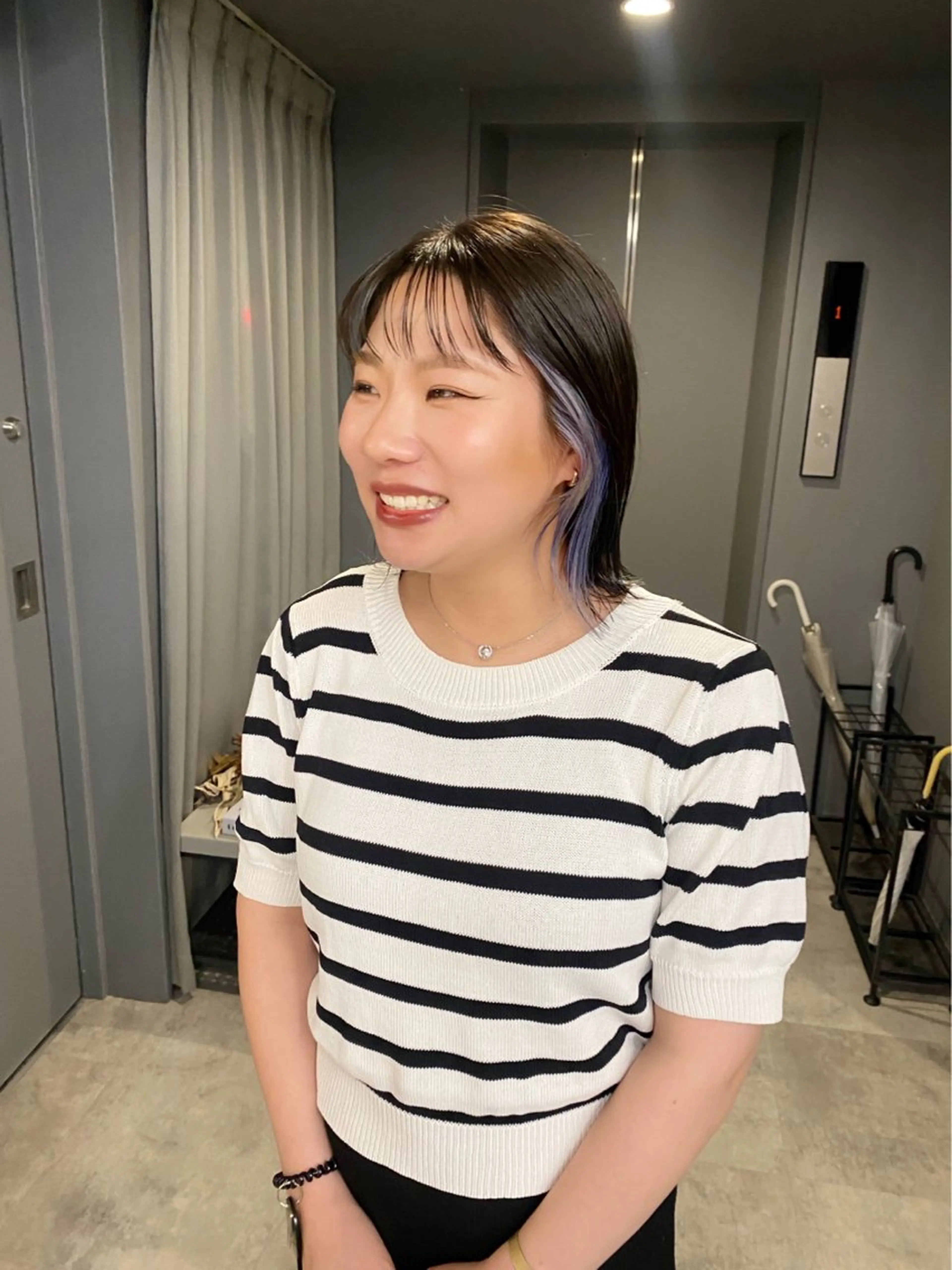 ミディアム 重里 瑠花のヘアスタイル