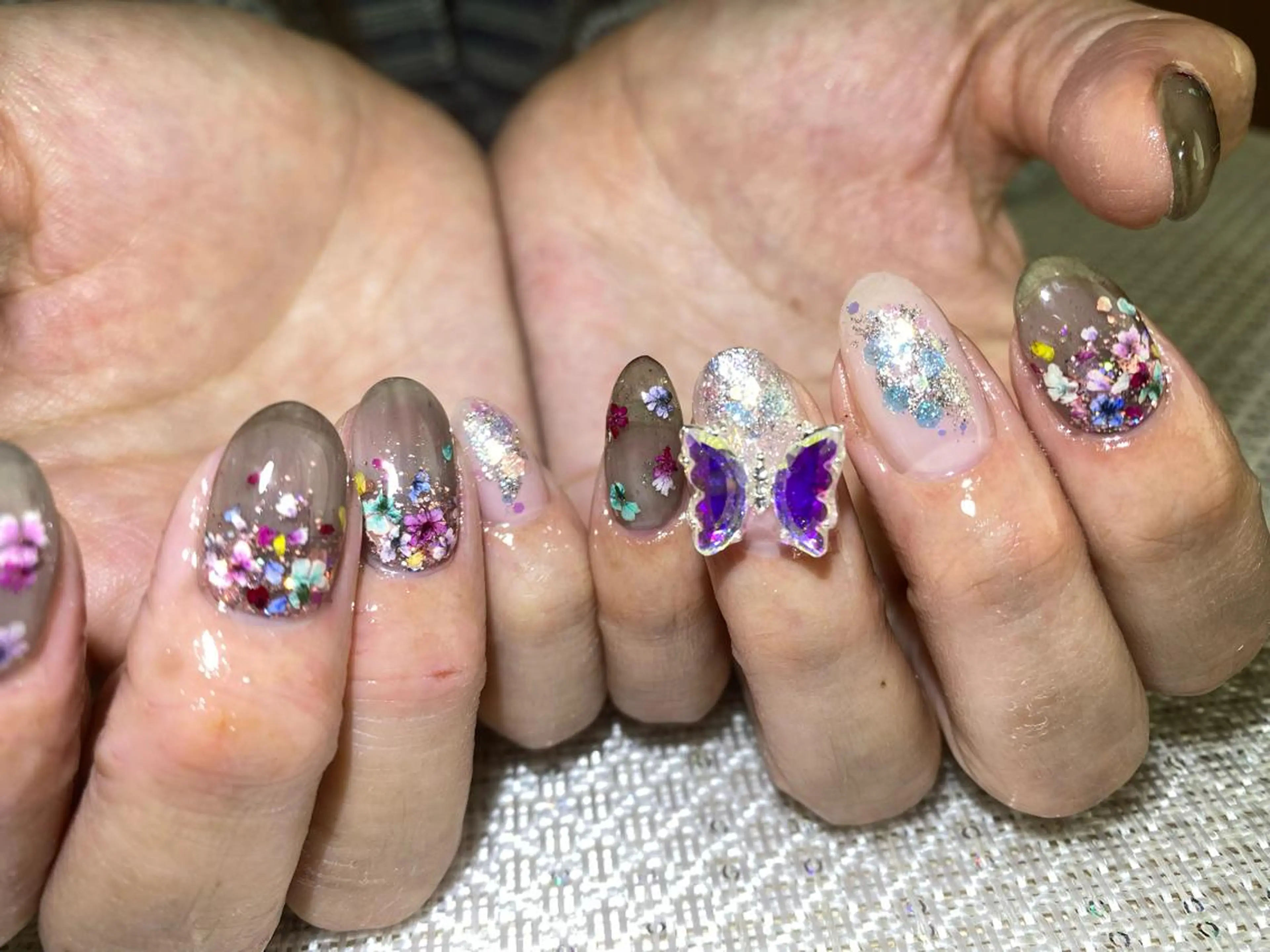 ネイル フラワーネイル ホログラムネイル キラキラネイル Esthetic Will所属・will 有希のネイルデザイン