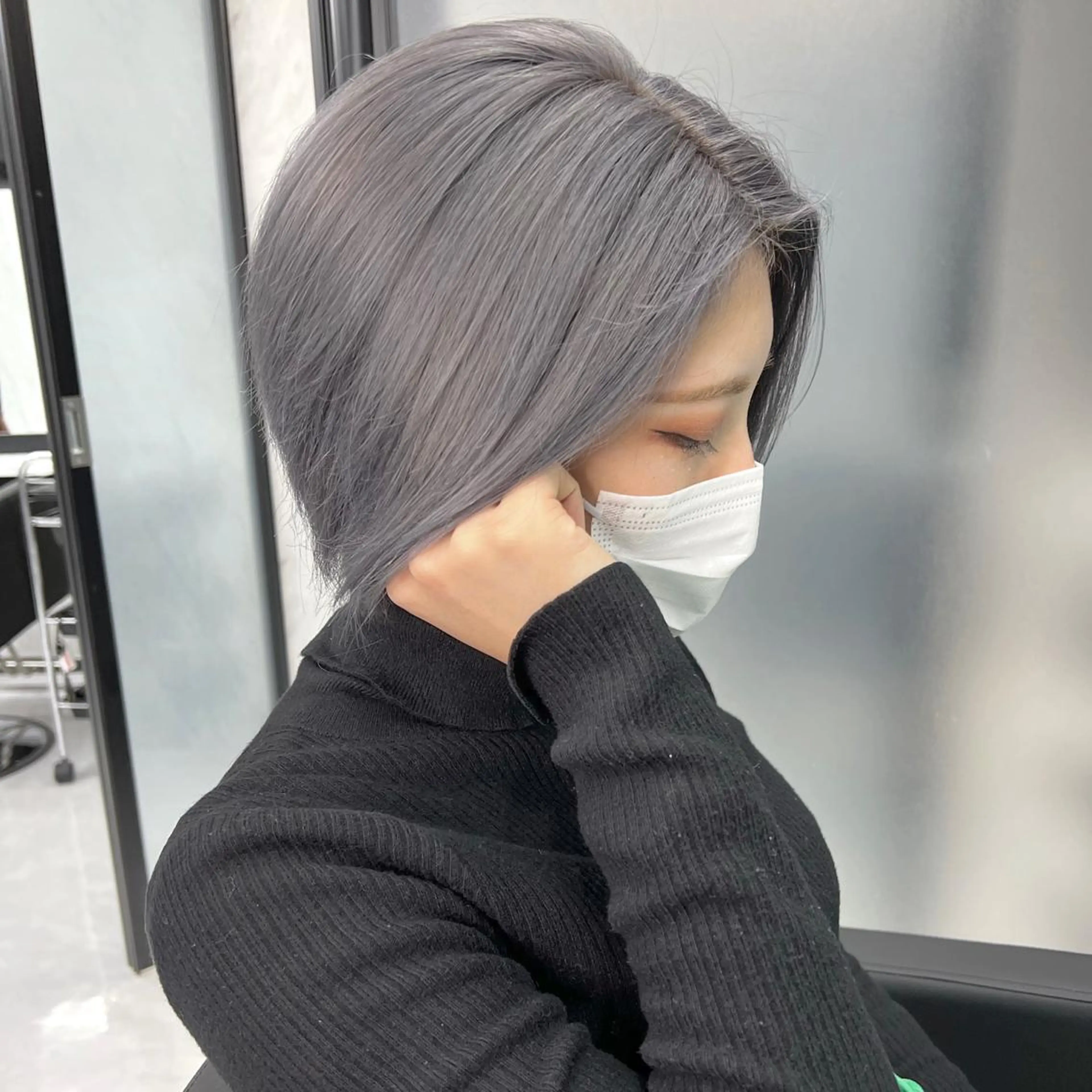 ショート カラー シールエクステ ハイトーンカラー エクステ ヘアカラー シールエクステ特化 ハイトーン、NANAのヘアスタイル