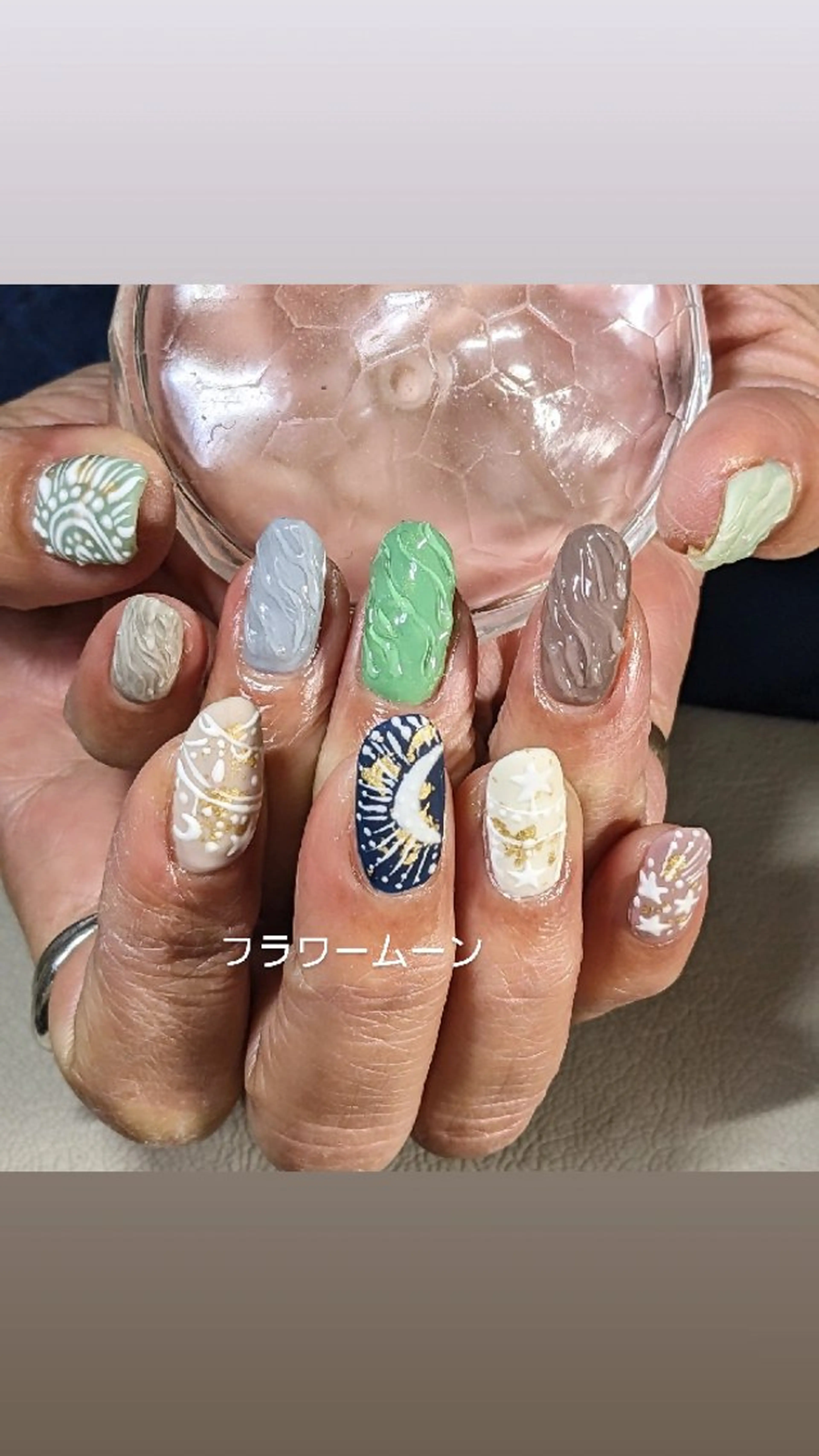 ネイル アートネイル ハンドネイル ハンドケア フラワー ムーンのネイルデザイン