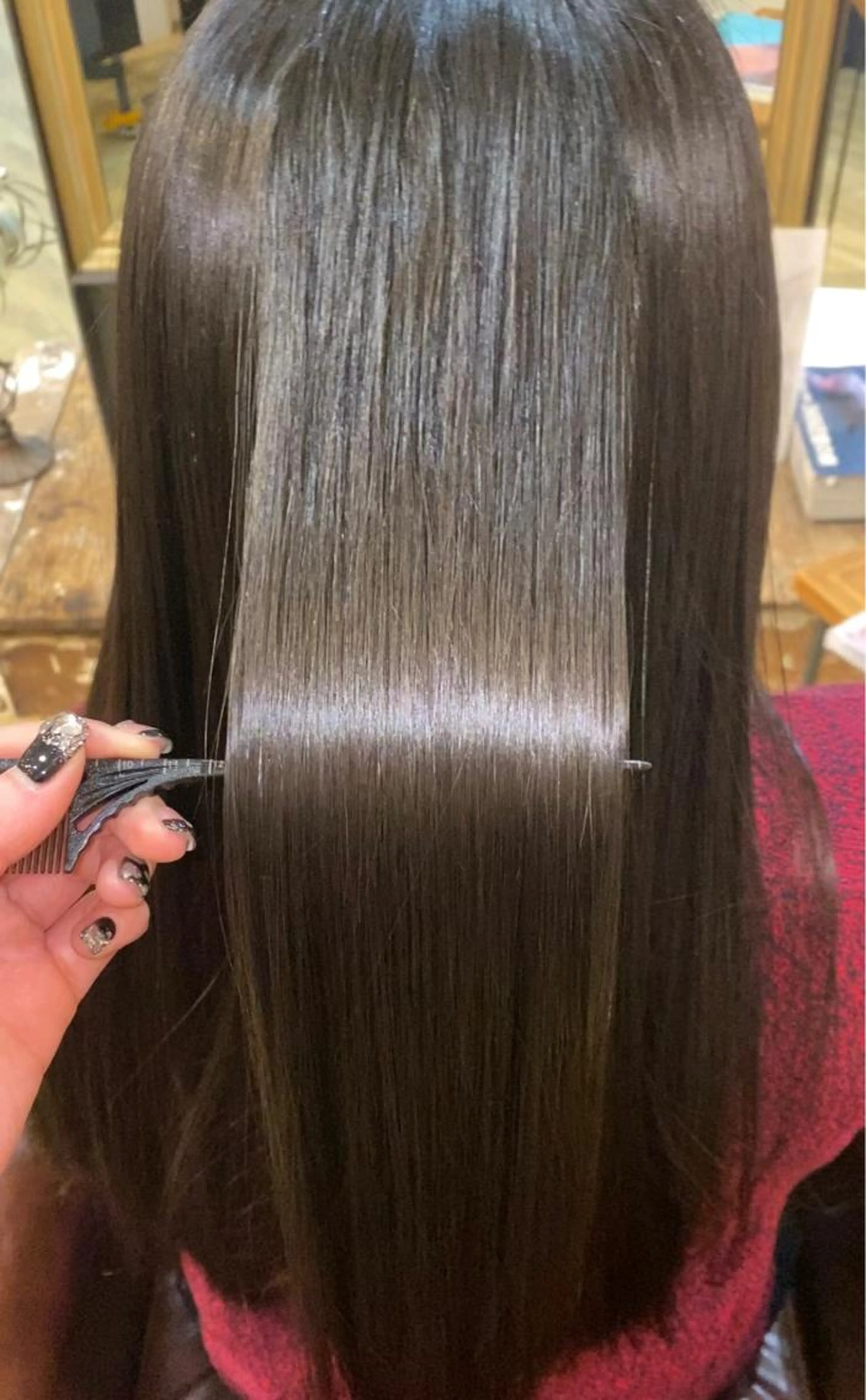 【髪質改善ヘアエステ🫧】カラーをしていてもツヤツヤな髪に✨の写真