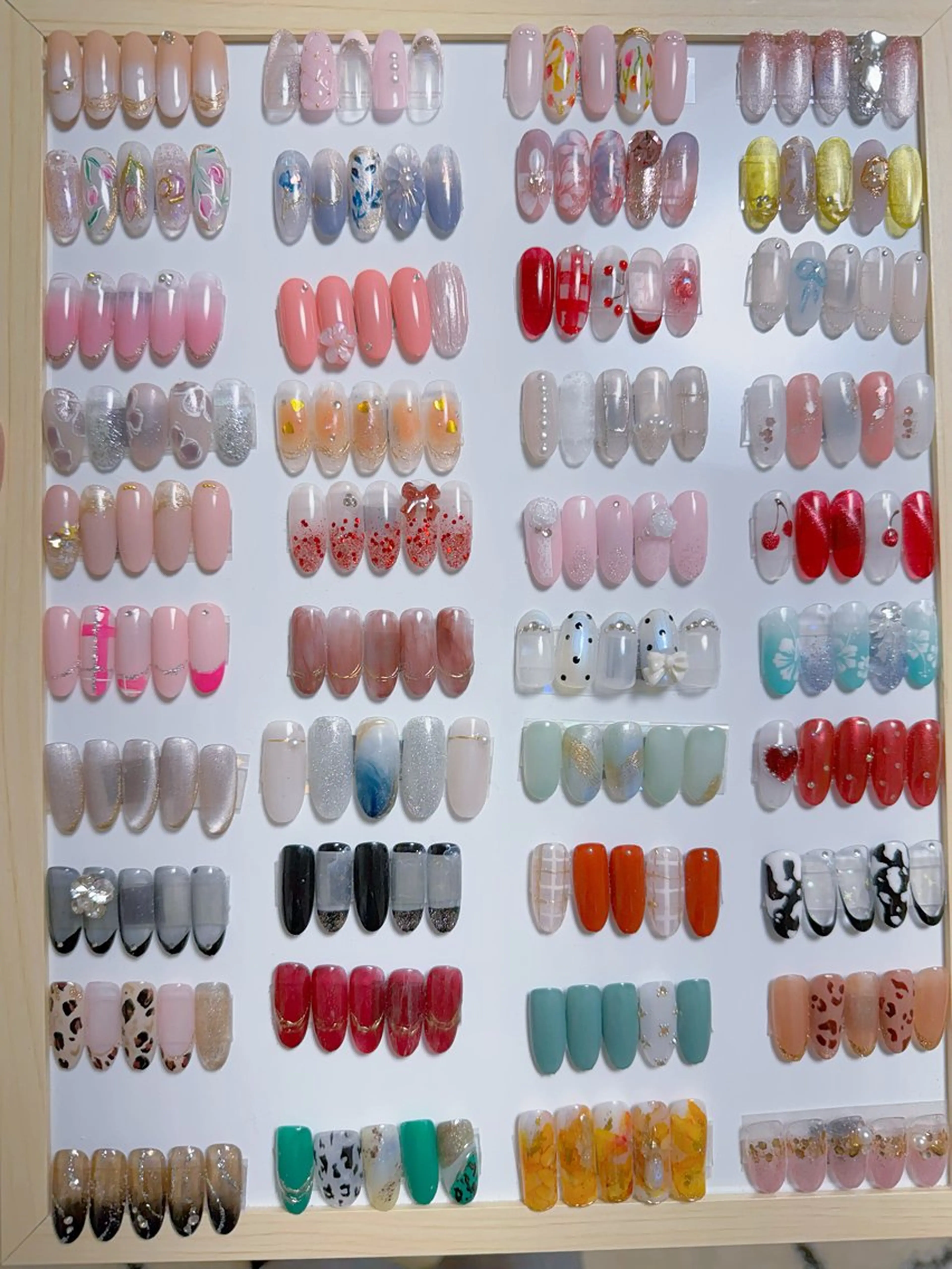 ネイル 高島 夏海のネイルデザイン