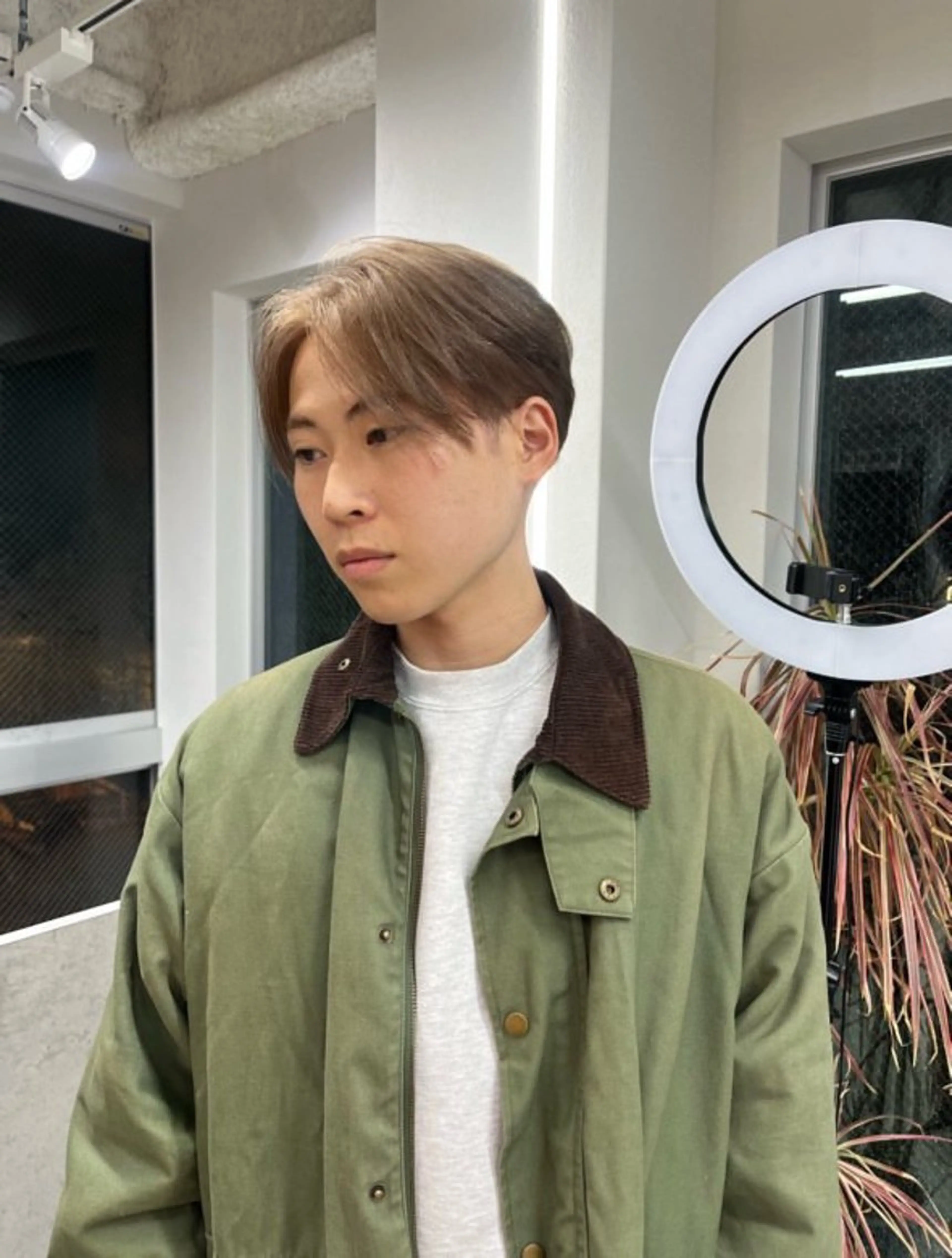 カラー メンズ かの／GiseL／ ハイトーン／ブリーチのヘアスタイル