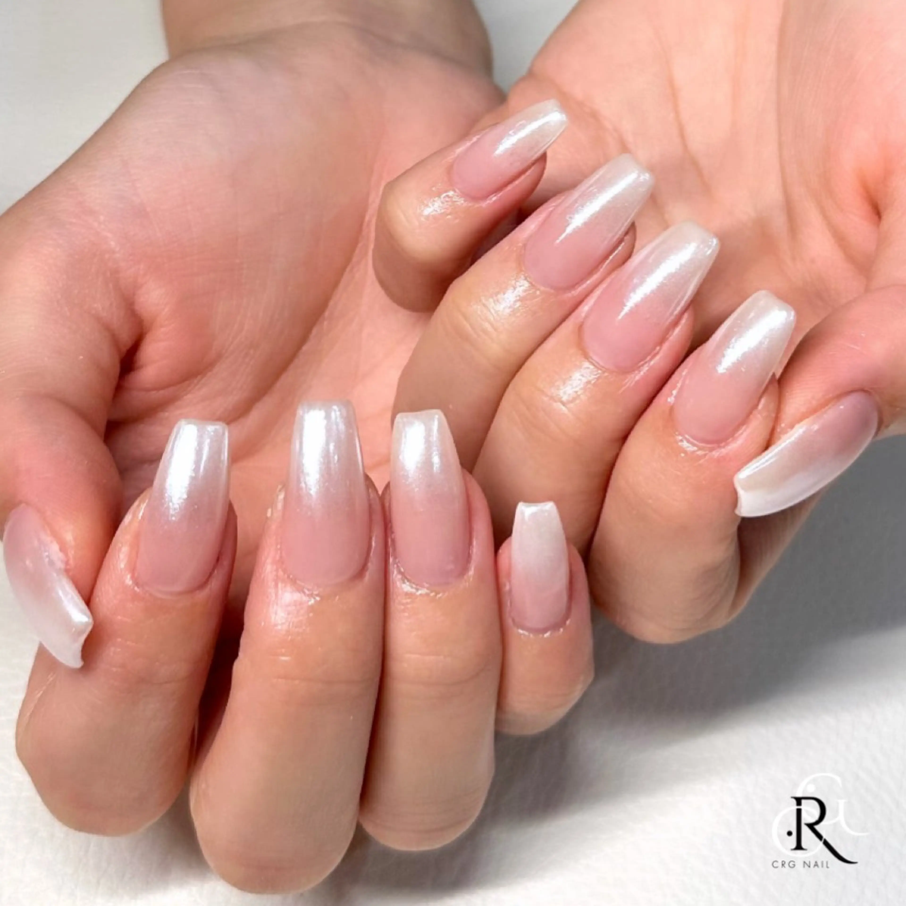 ネイル ミラーネイル ホワイト ハンドネイル 美フォルム✨ CRG RURIのネイルデザイン