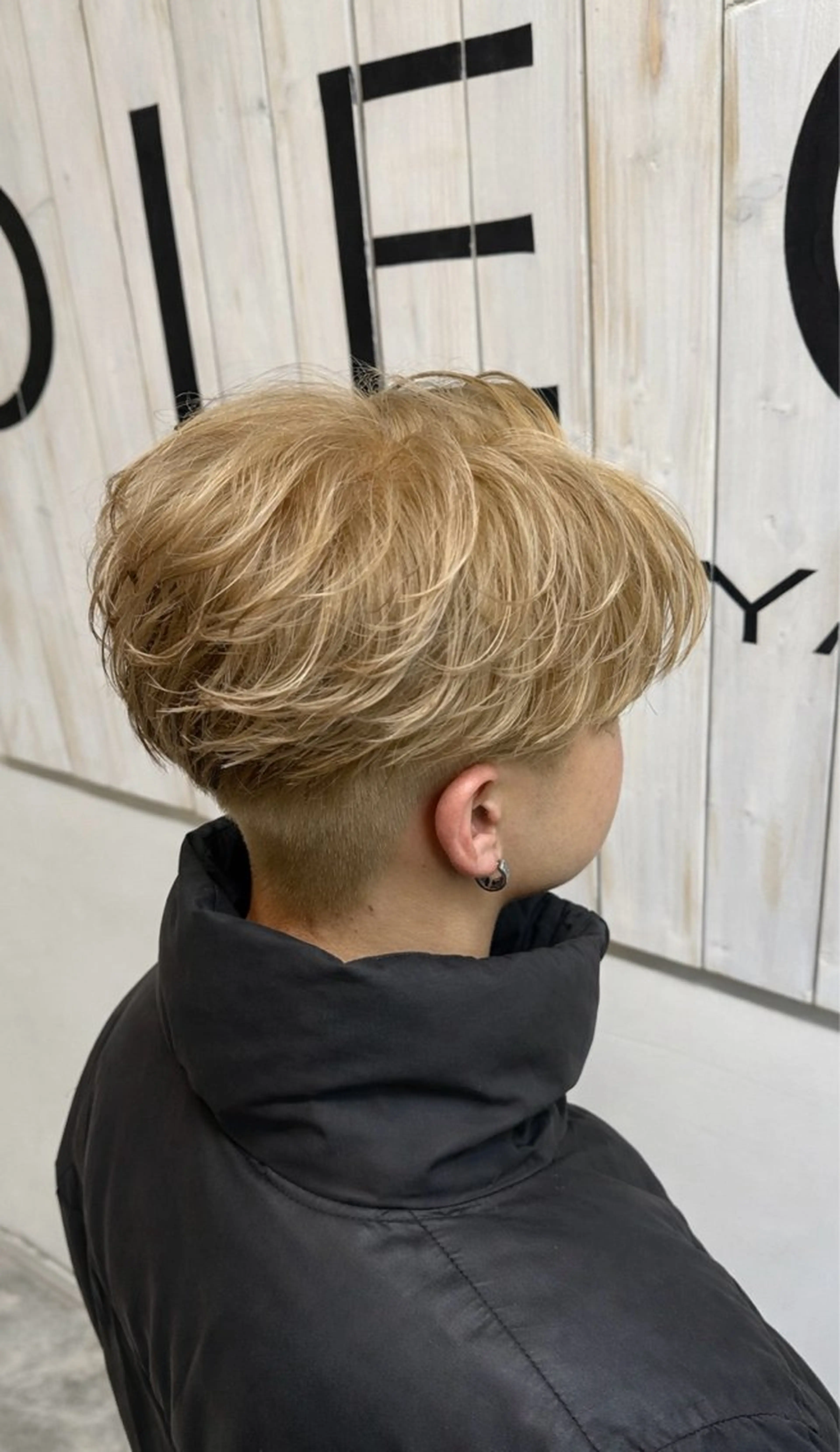 カラー パーマ メンズ メンズハイトーン ベージュカラー ハイトーンカラー ハイトーンベージュ ヘアカラー DIECE所属・メンズ特化 ⚡️ナツキ⚡️のヘアスタイル