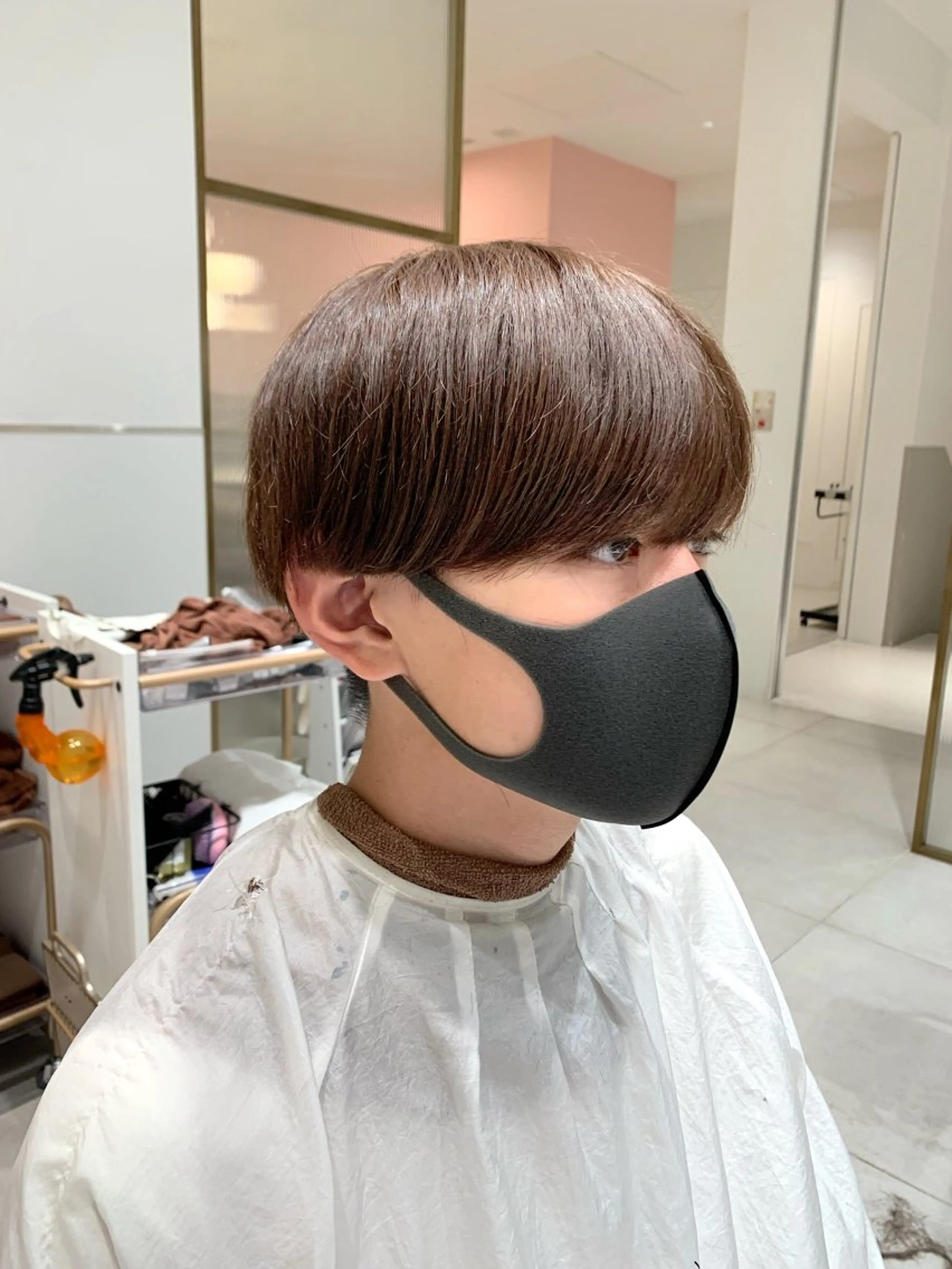 カラー メンズ センターパート メンズハイトーン マッシュウルフ マッシュ 刈り上げ 韓国ヘア/レイヤー/ 顔まわり/りょーとのヘアスタイル