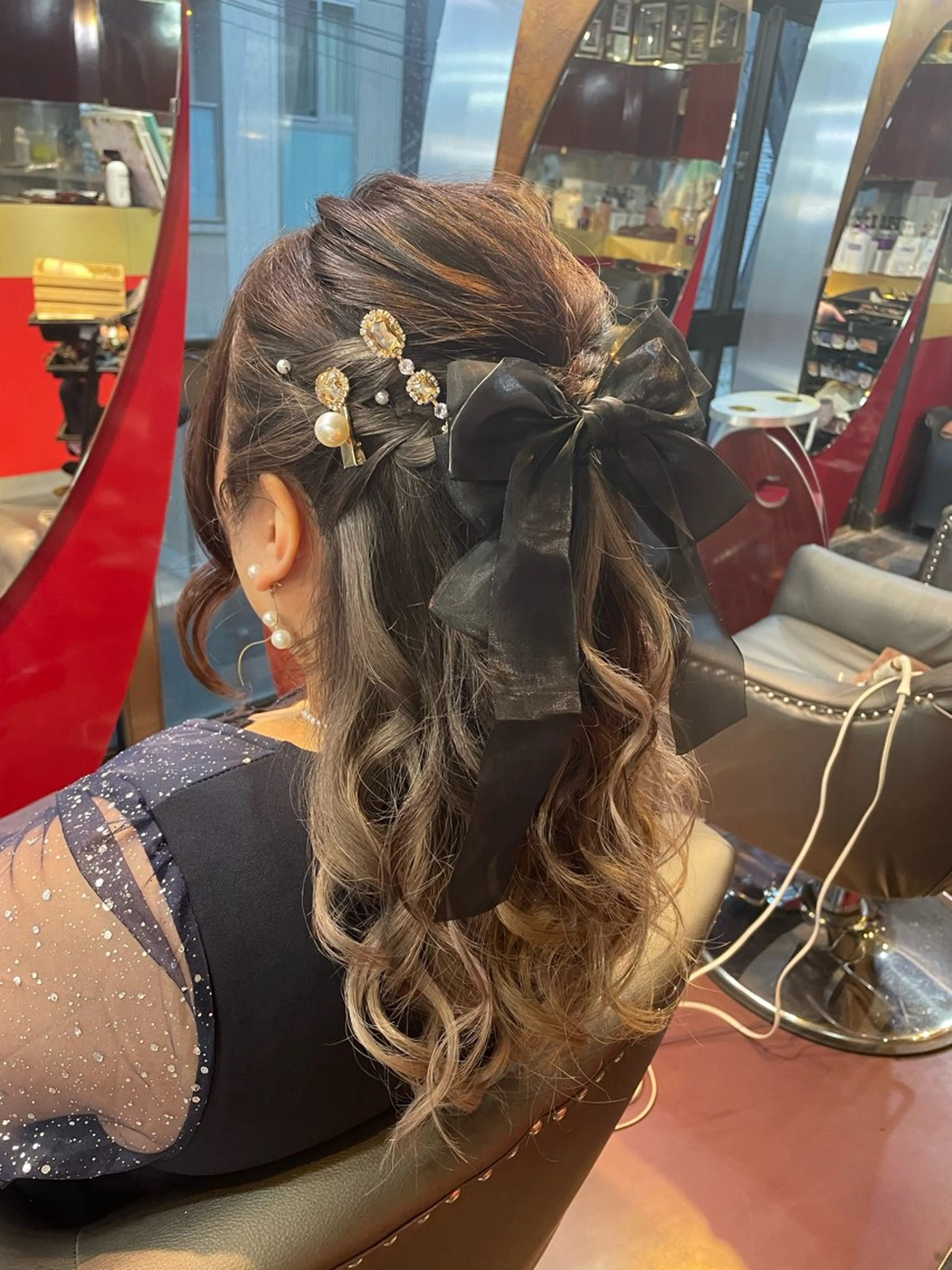 ヘアアレンジ ハーフアップ 結婚式・ブライダル 👑派手髪/カット 👑ANRYのヘアスタイル