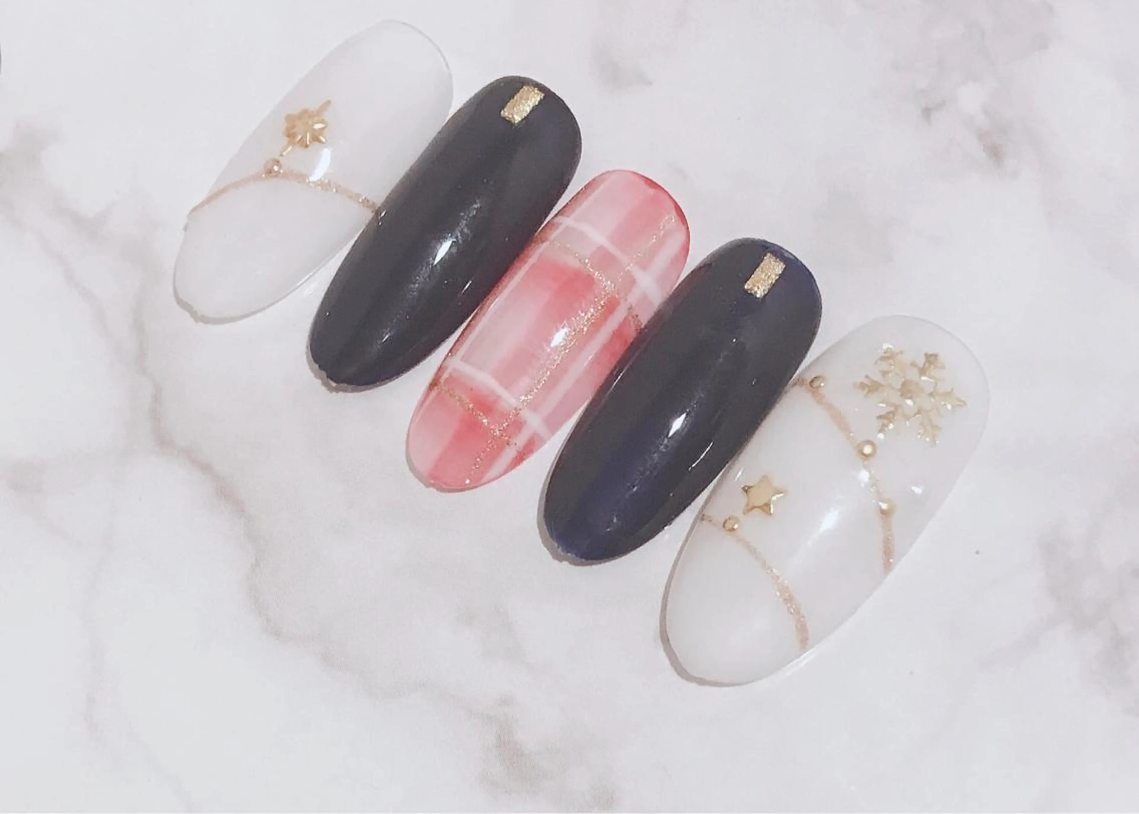 ネイル MiKi Nai池袋 長さだし得意のネイルデザイン