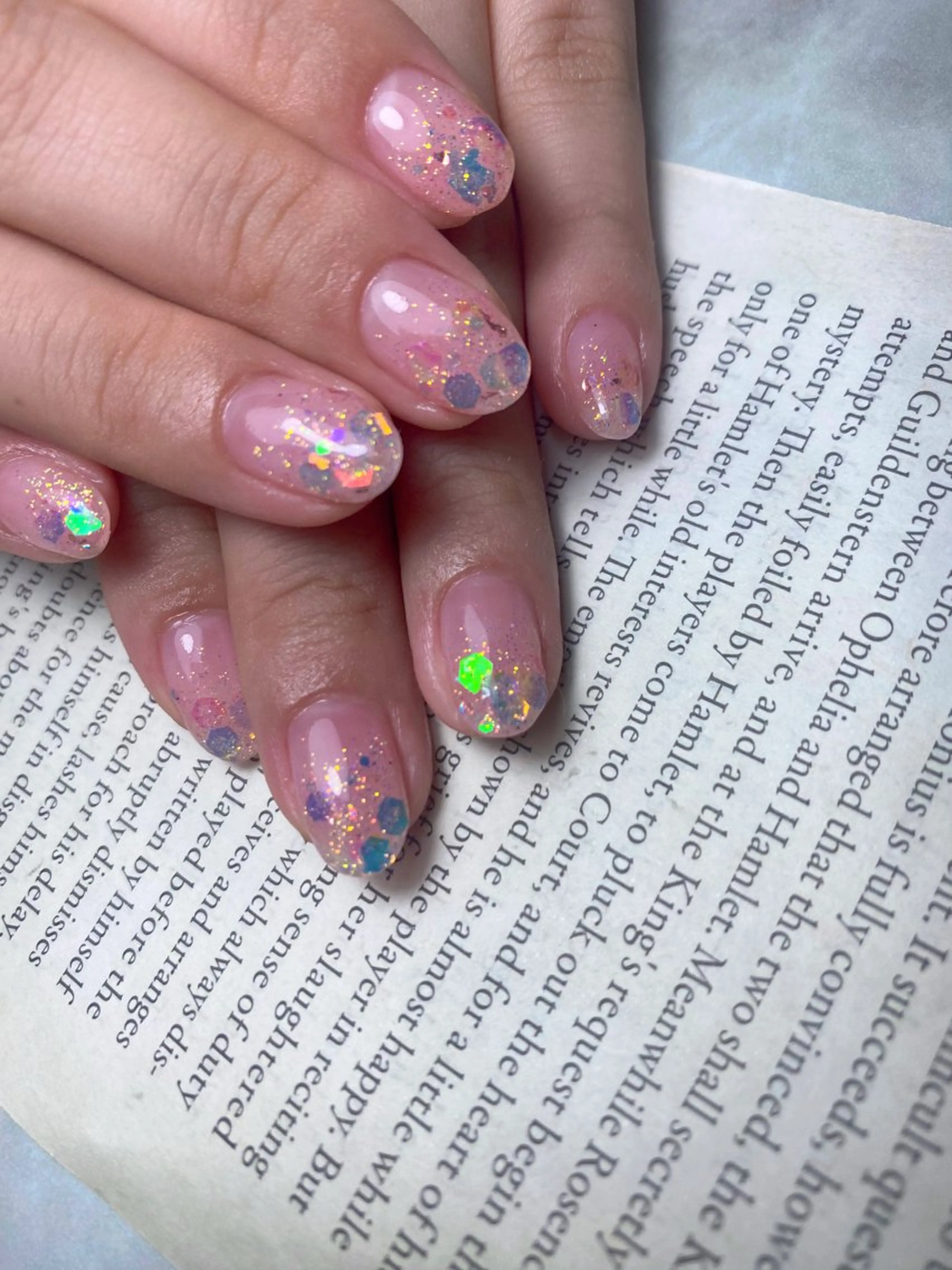 ネイル グラデーション ラメ(グリッター) 🌿Charme🌿 MAIのネイルデザイン