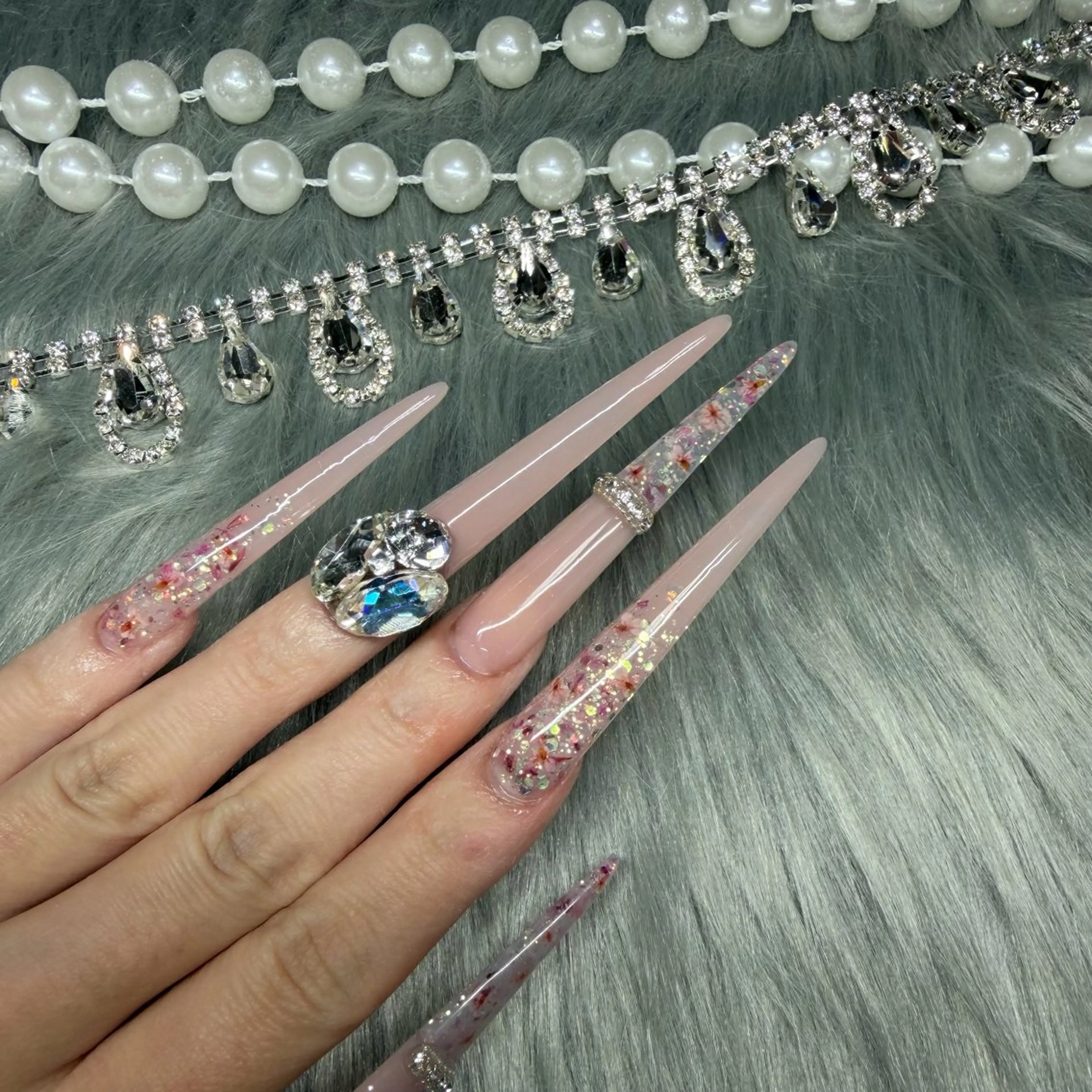 ネイル フレンチネイル ジェルネイル 韓国ネイル ロングネイル マグネットネイル ハンドネイル Nail Salon Grow所属・Nail Salon Growのネイルデザイン