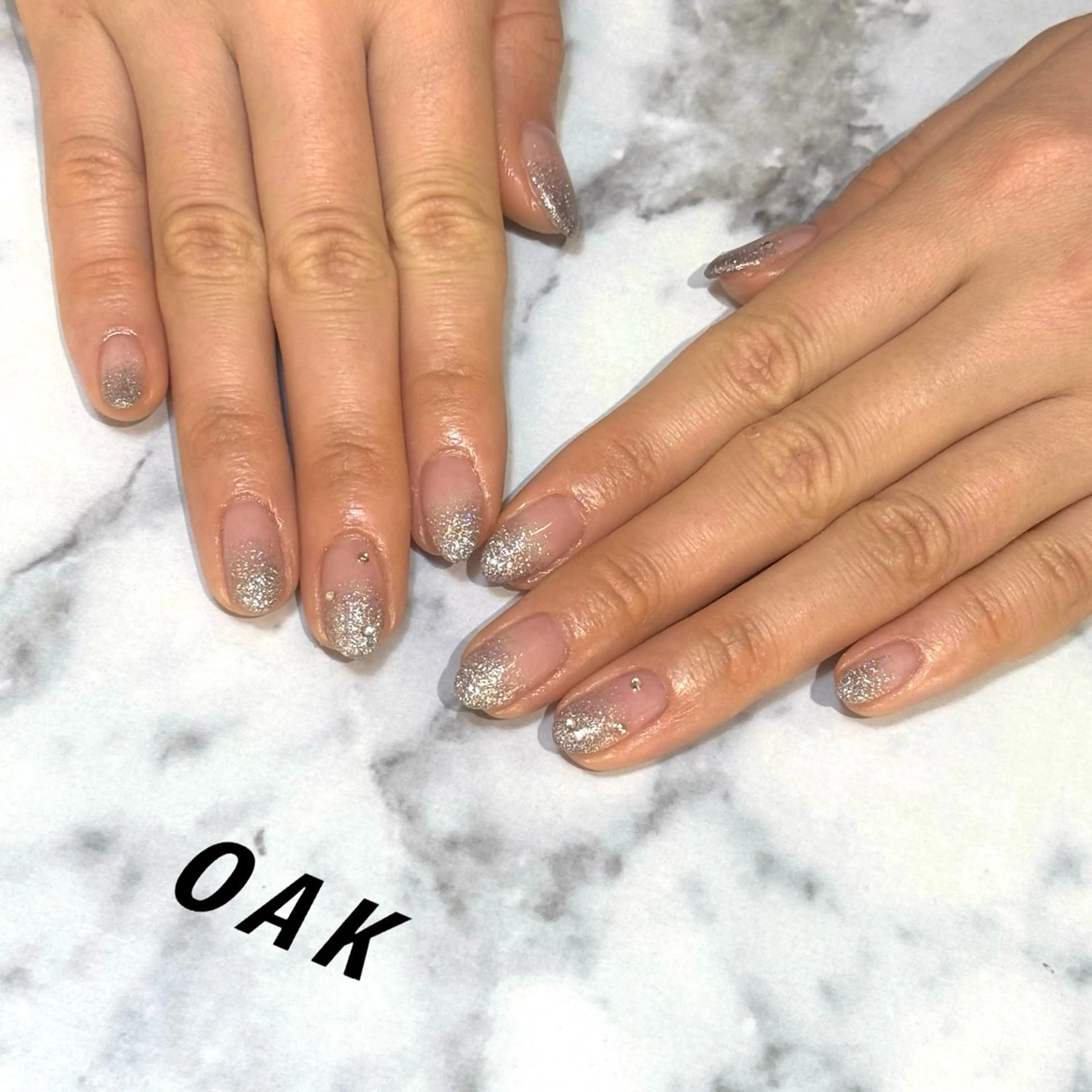 ネイル グラデーション ラメ(グリッター) ラメグラデーション シルバー 💅sii /KYOKA💅のネイルデザイン