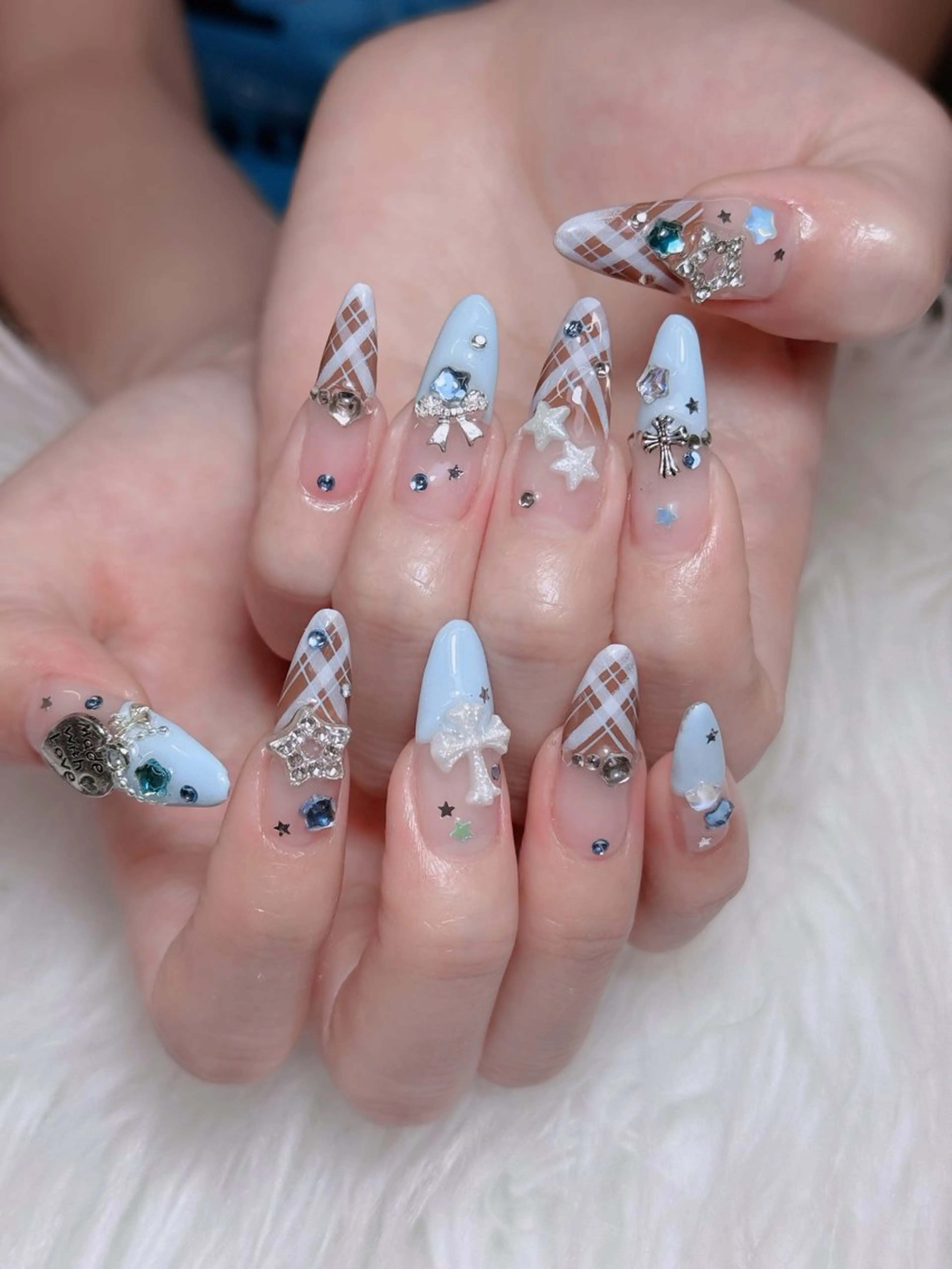 ネイル オーロラネイル チークネイル フットネイル フレンチネイル ハロウィン ハンドネイル Lumi Nail 新大久保3‘のネイルデザイン